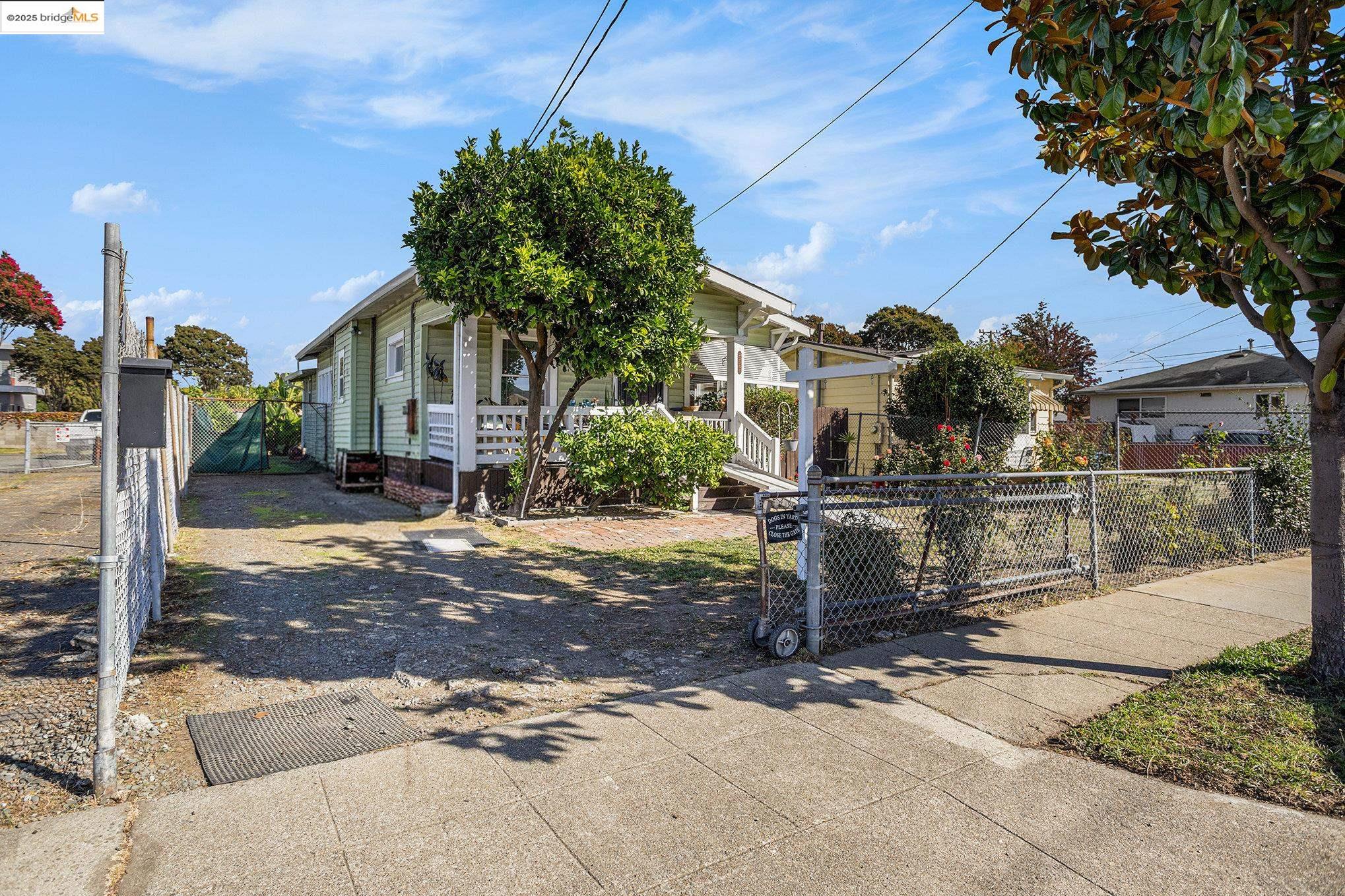 Detail Gallery Image 2 of 28 For 22964 Alice St, Hayward,  CA 94541 - 3 Beds | 1 Baths
