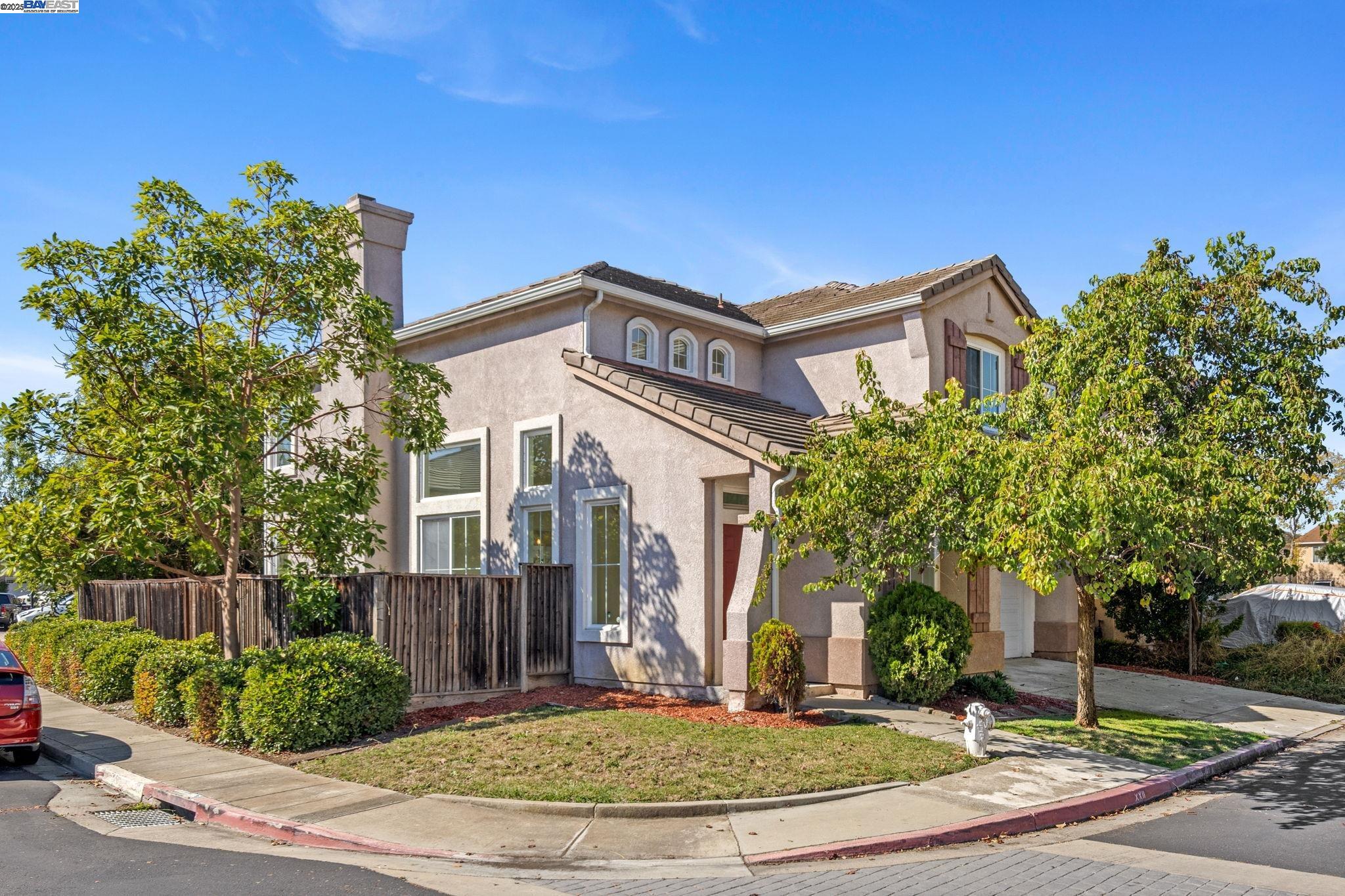 Detail Gallery Image 2 of 47 For 15619 Baypoint Ave, San Leandro,  CA 94579 - 4 Beds | 2/1 Baths