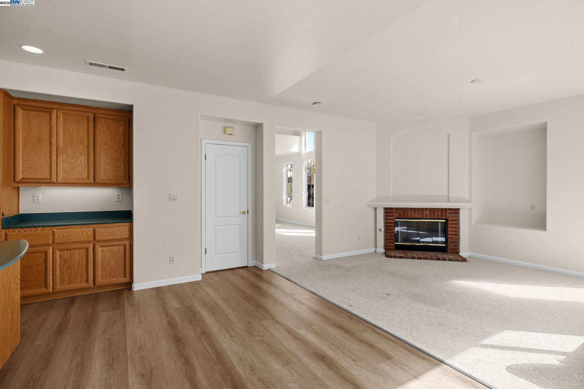 Detail Gallery Image 15 of 47 For 15619 Baypoint Ave, San Leandro,  CA 94579 - 4 Beds | 2/1 Baths