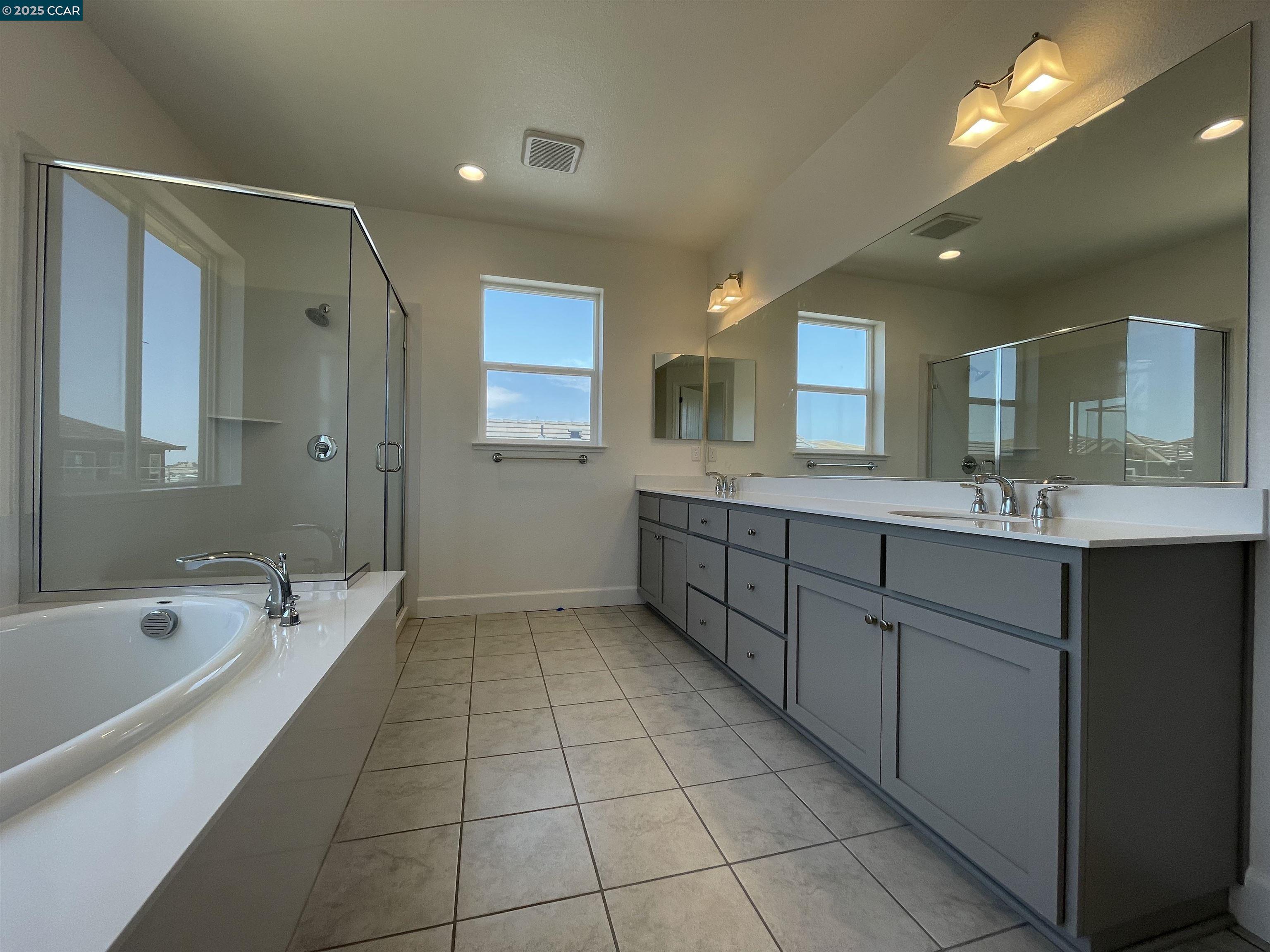 Detail Gallery Image 19 of 36 For 5279 Waterleaf Ln, Fairfield,  CA 94534 - 4 Beds | 2/1 Baths