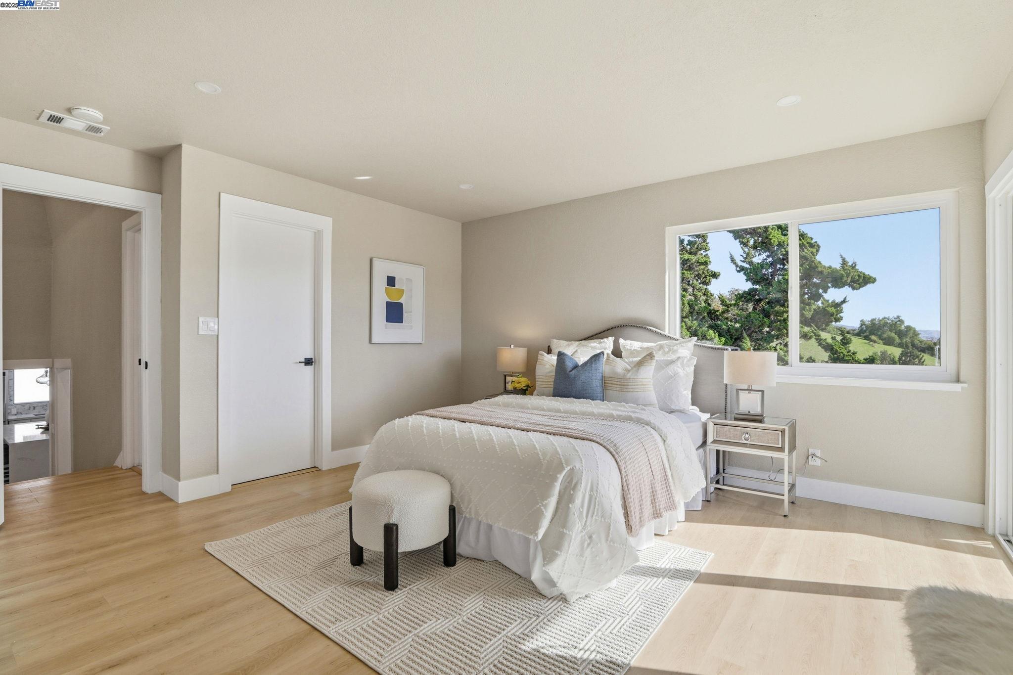 Detail Gallery Image 22 of 54 For 10745 Ridgeview Way, San Jose,  CA 95127 - 4 Beds | 4/1 Baths