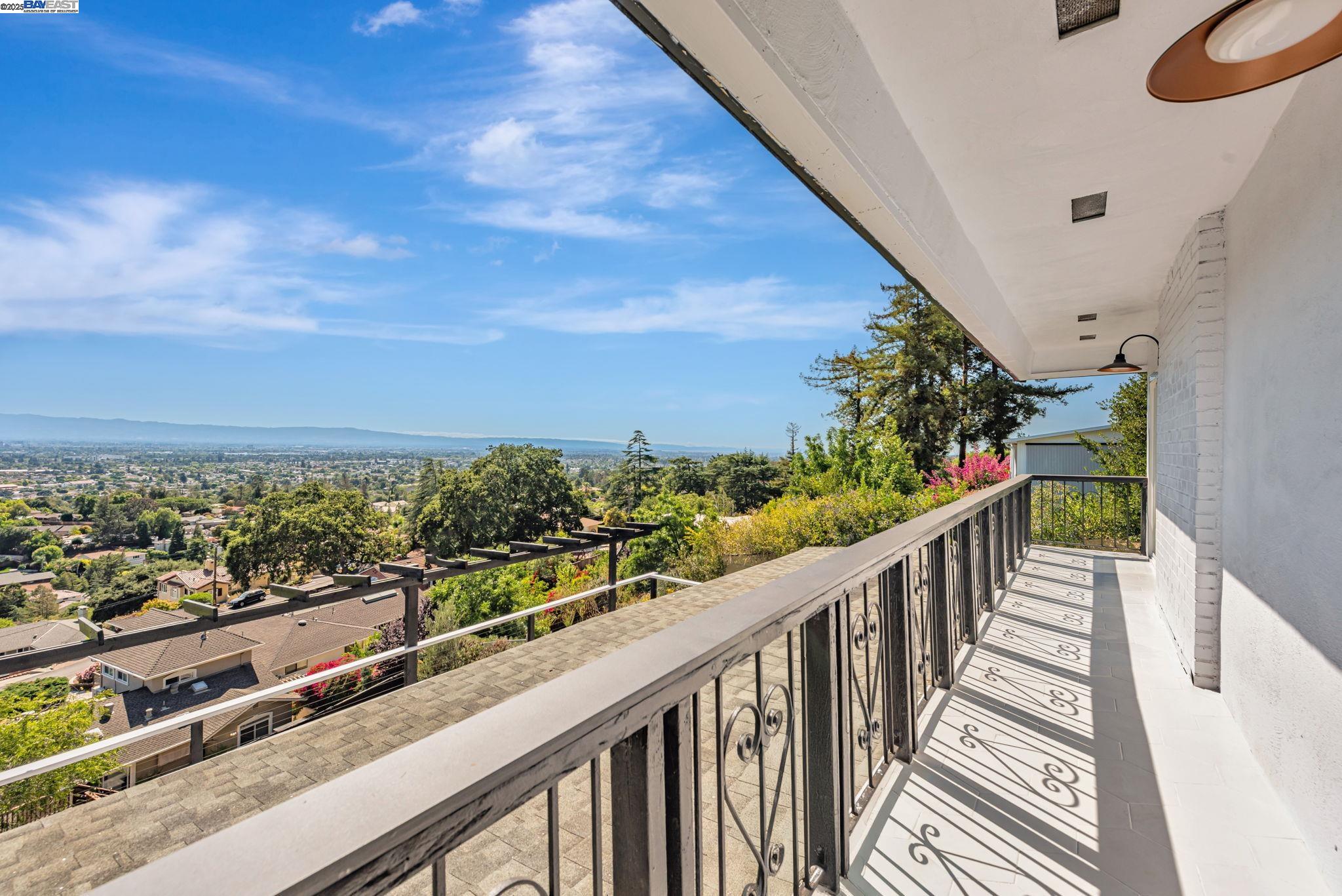 Detail Gallery Image 28 of 54 For 10745 Ridgeview Way, San Jose,  CA 95127 - 4 Beds | 4/1 Baths