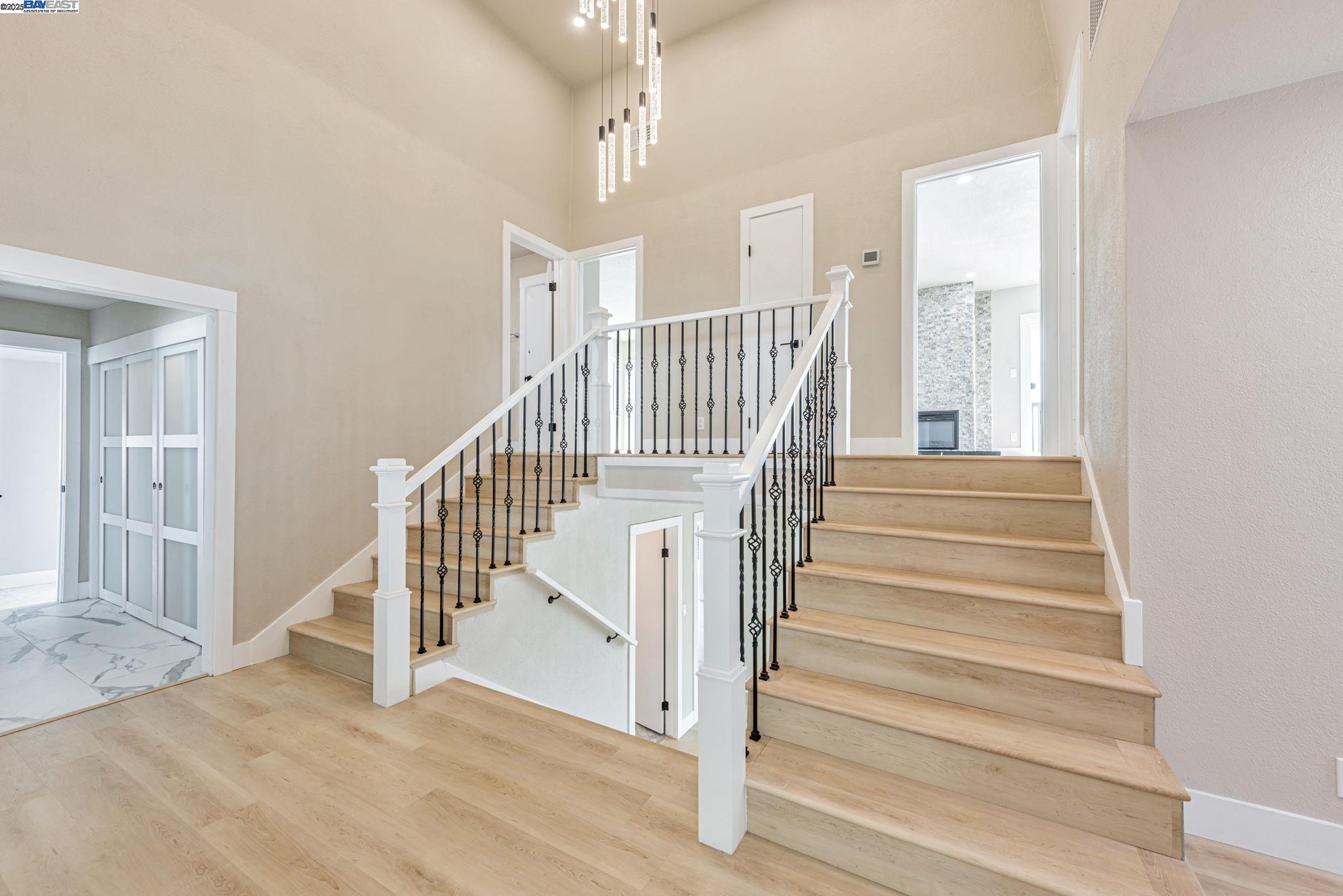 Detail Gallery Image 5 of 54 For 10745 Ridgeview Way, San Jose,  CA 95127 - 4 Beds | 4/1 Baths