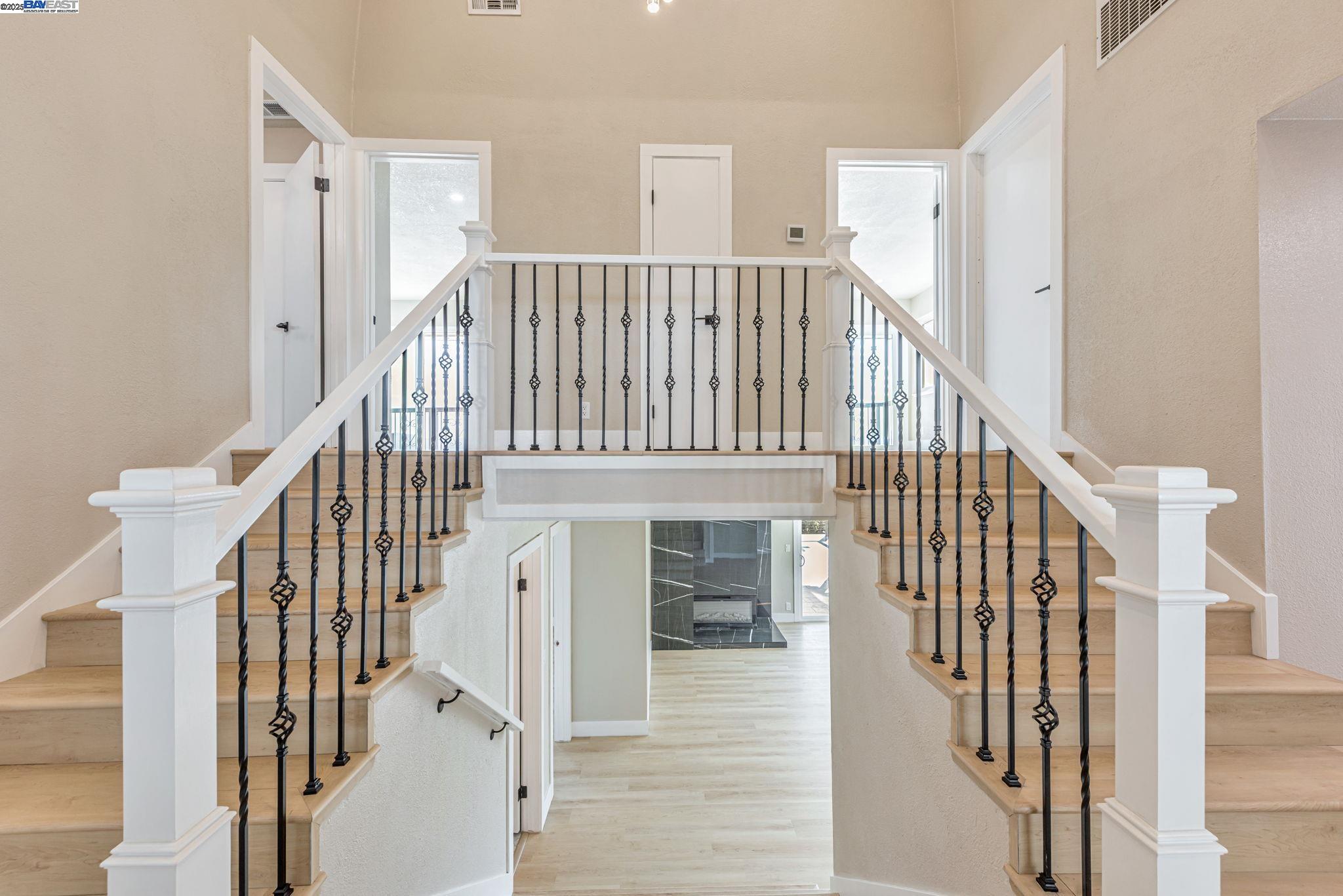 Detail Gallery Image 6 of 54 For 10745 Ridgeview Way, San Jose,  CA 95127 - 4 Beds | 4/1 Baths