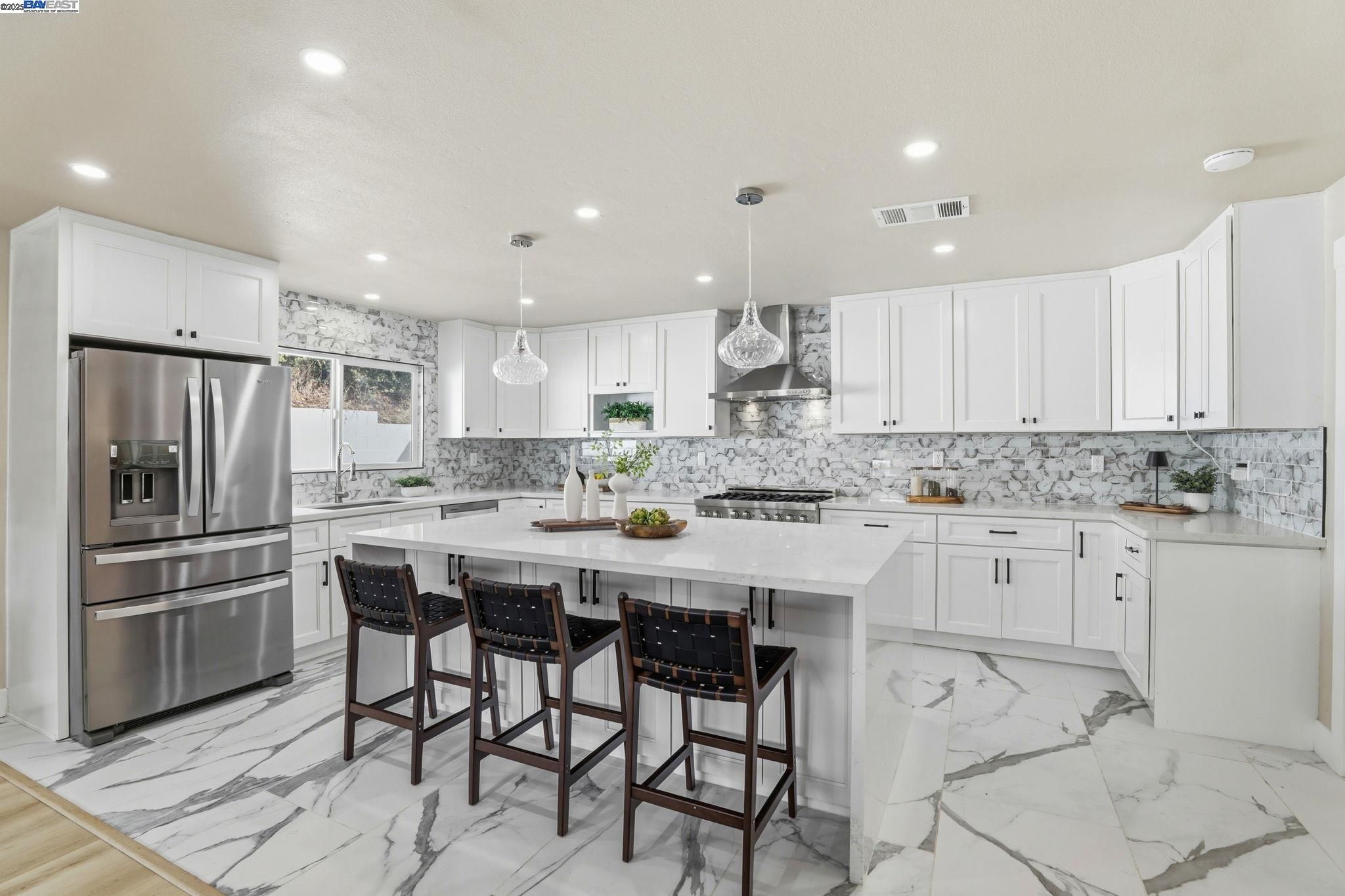 Detail Gallery Image 10 of 54 For 10745 Ridgeview Way, San Jose,  CA 95127 - 4 Beds | 4/1 Baths