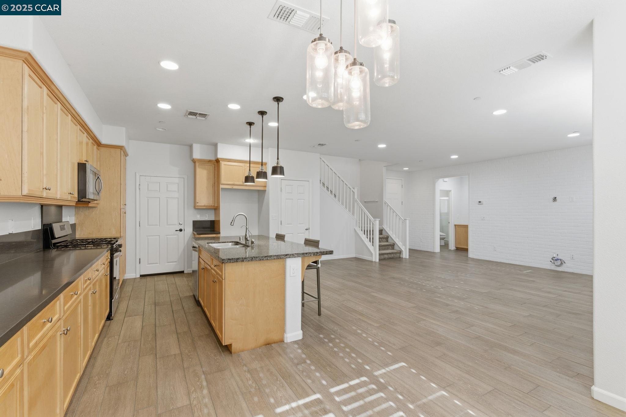 Detail Gallery Image 6 of 46 For 304 Pacifica Dr, Brentwood,  CA 94513 - 5 Beds | 3 Baths