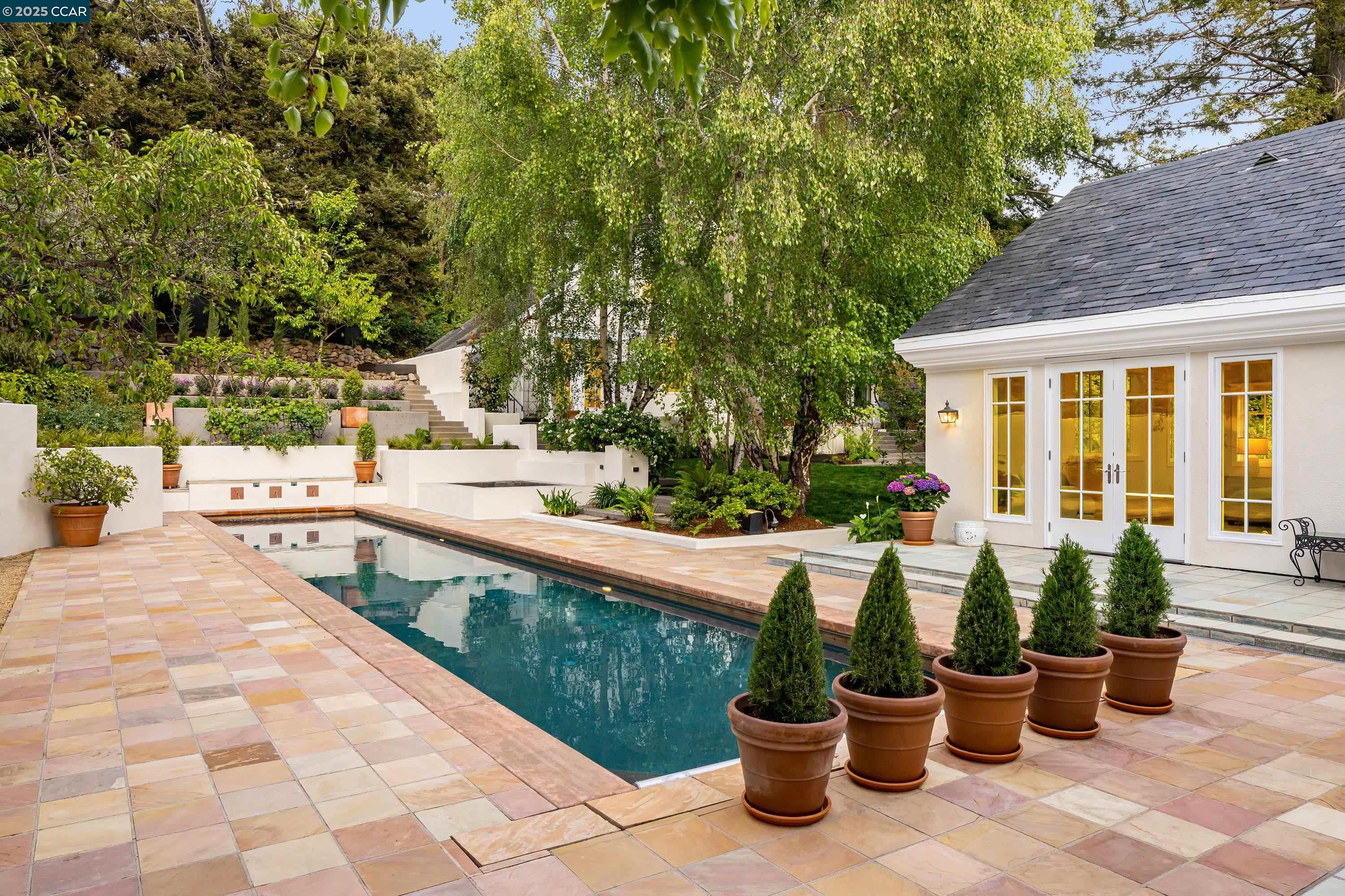 Detail Gallery Image 5 of 46 For 32 Vicente Rd, Berkeley,  CA 94705 - 6 Beds | 6/1 Baths