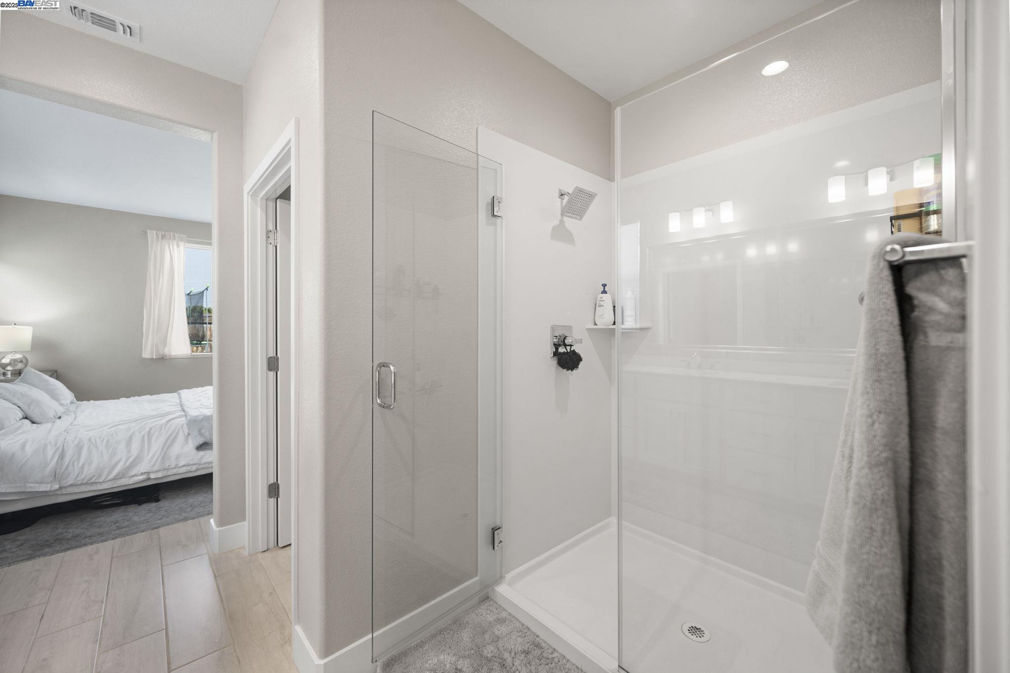 Detail Gallery Image 23 of 40 For 1605 Radiance Ln, Modesto,  CA 95356 - 4 Beds | 2/1 Baths