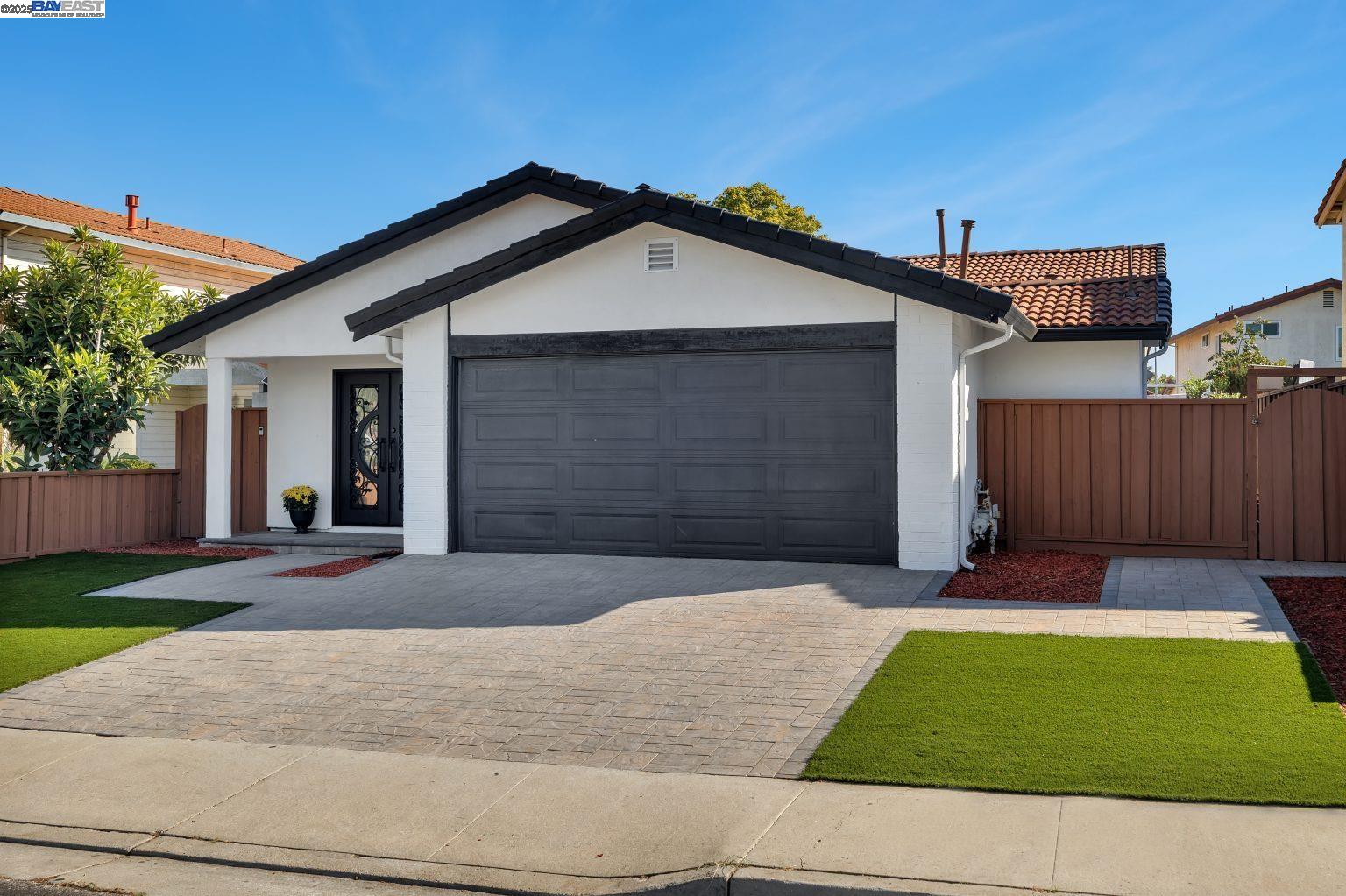 Detail Gallery Image 2 of 45 For 2834 White Acres Dr, San Jose,  CA 95148 - 3 Beds | 3 Baths