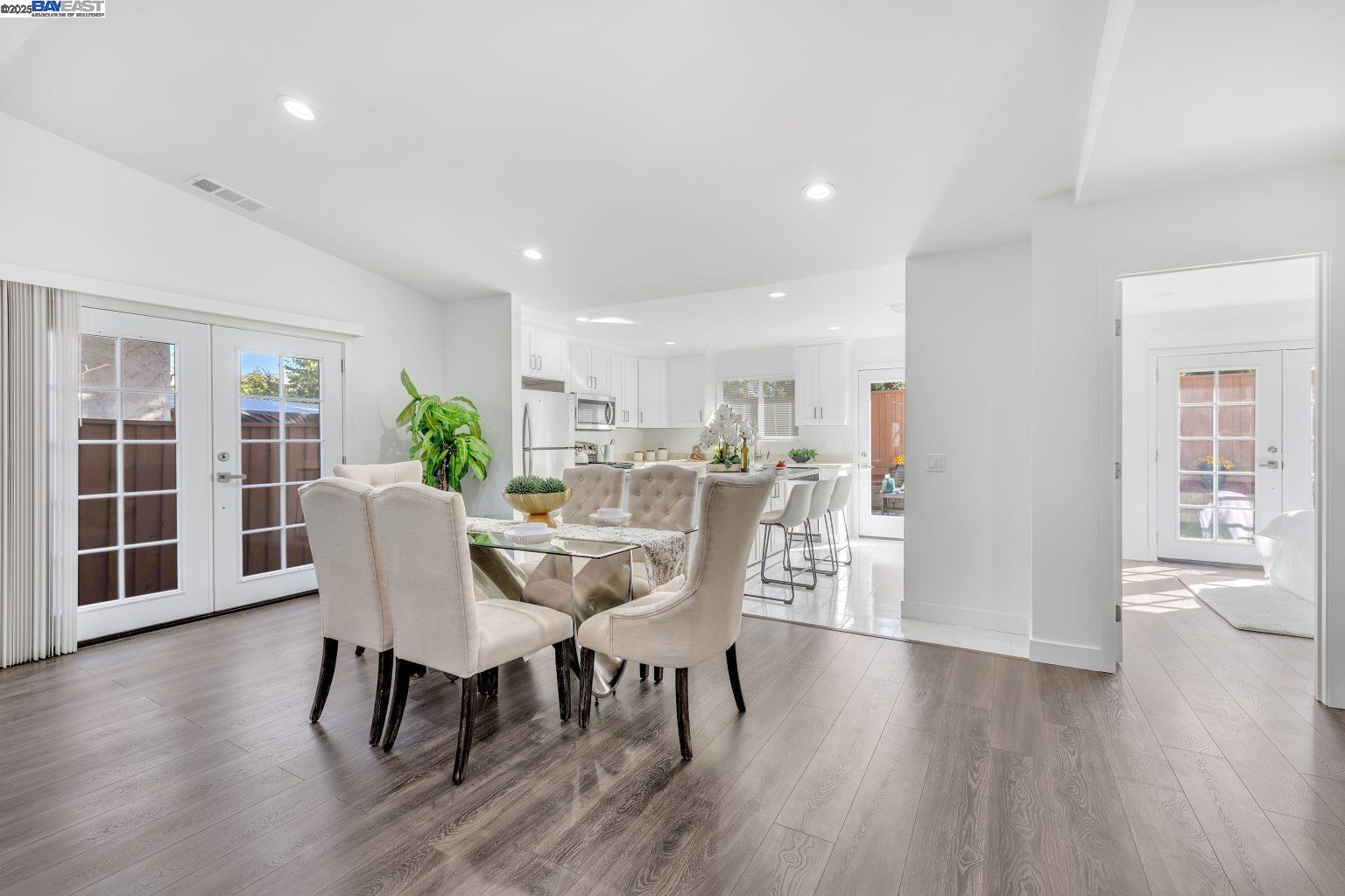 Detail Gallery Image 13 of 45 For 2834 White Acres Dr, San Jose,  CA 95148 - 3 Beds | 3 Baths