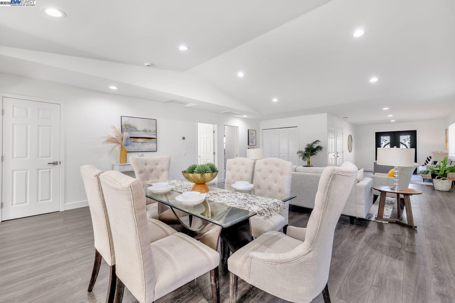 Detail Gallery Image 14 of 45 For 2834 White Acres Dr, San Jose,  CA 95148 - 3 Beds | 3 Baths