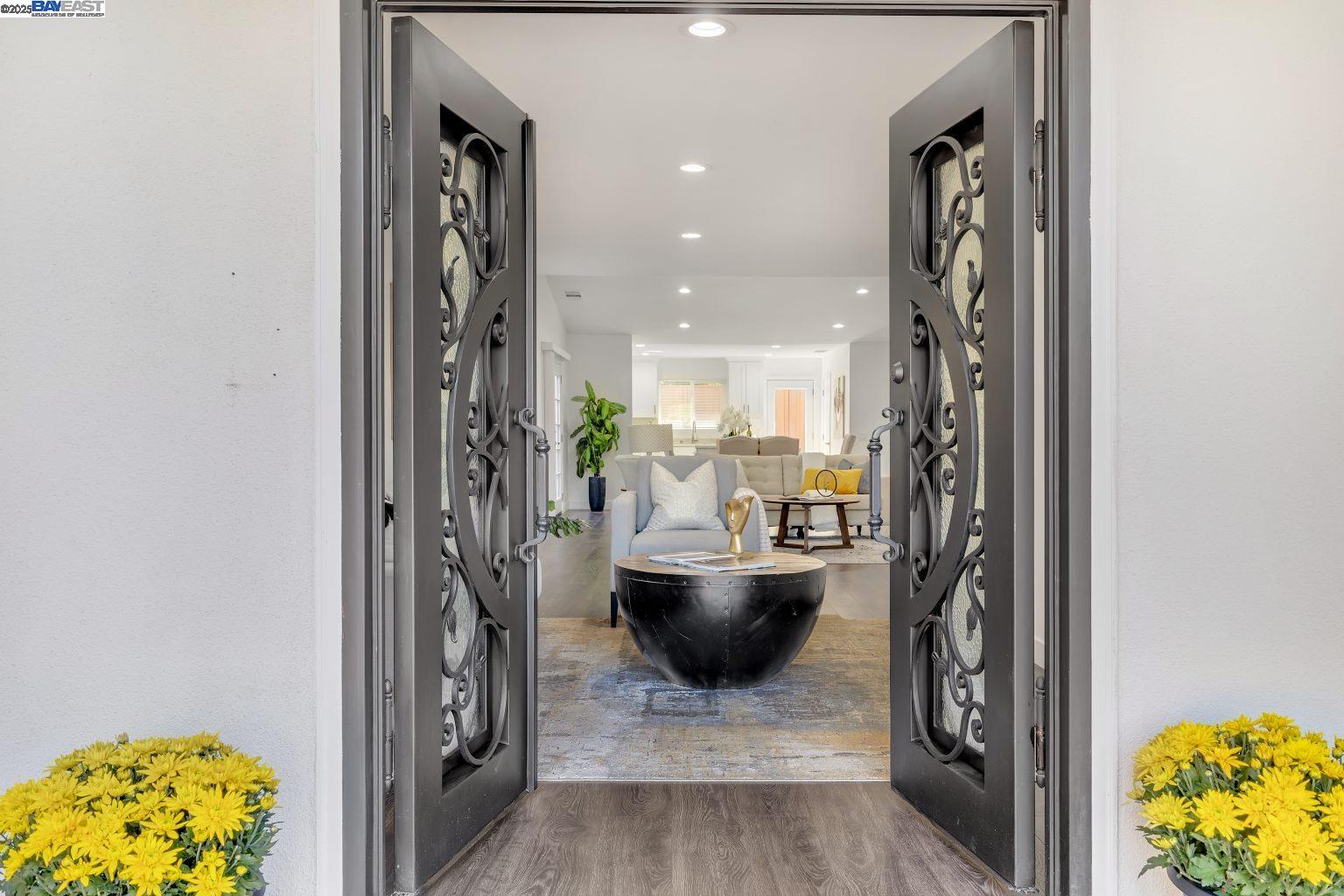 Detail Gallery Image 5 of 45 For 2834 White Acres Dr, San Jose,  CA 95148 - 3 Beds | 3 Baths