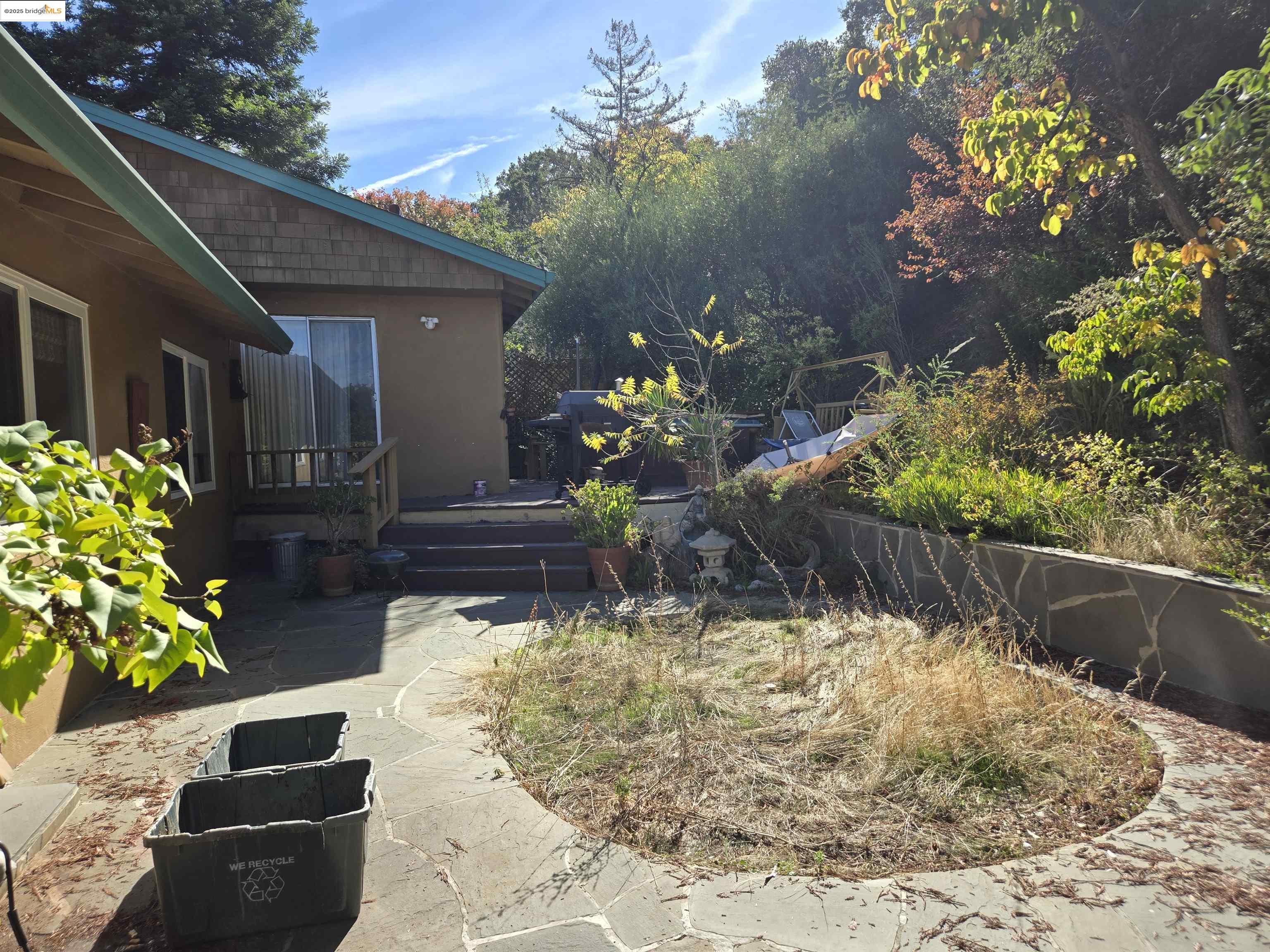 Detail Gallery Image 8 of 20 For 220 Canyon Dr, Portola Valley,  CA 94028 - 4 Beds | 3 Baths