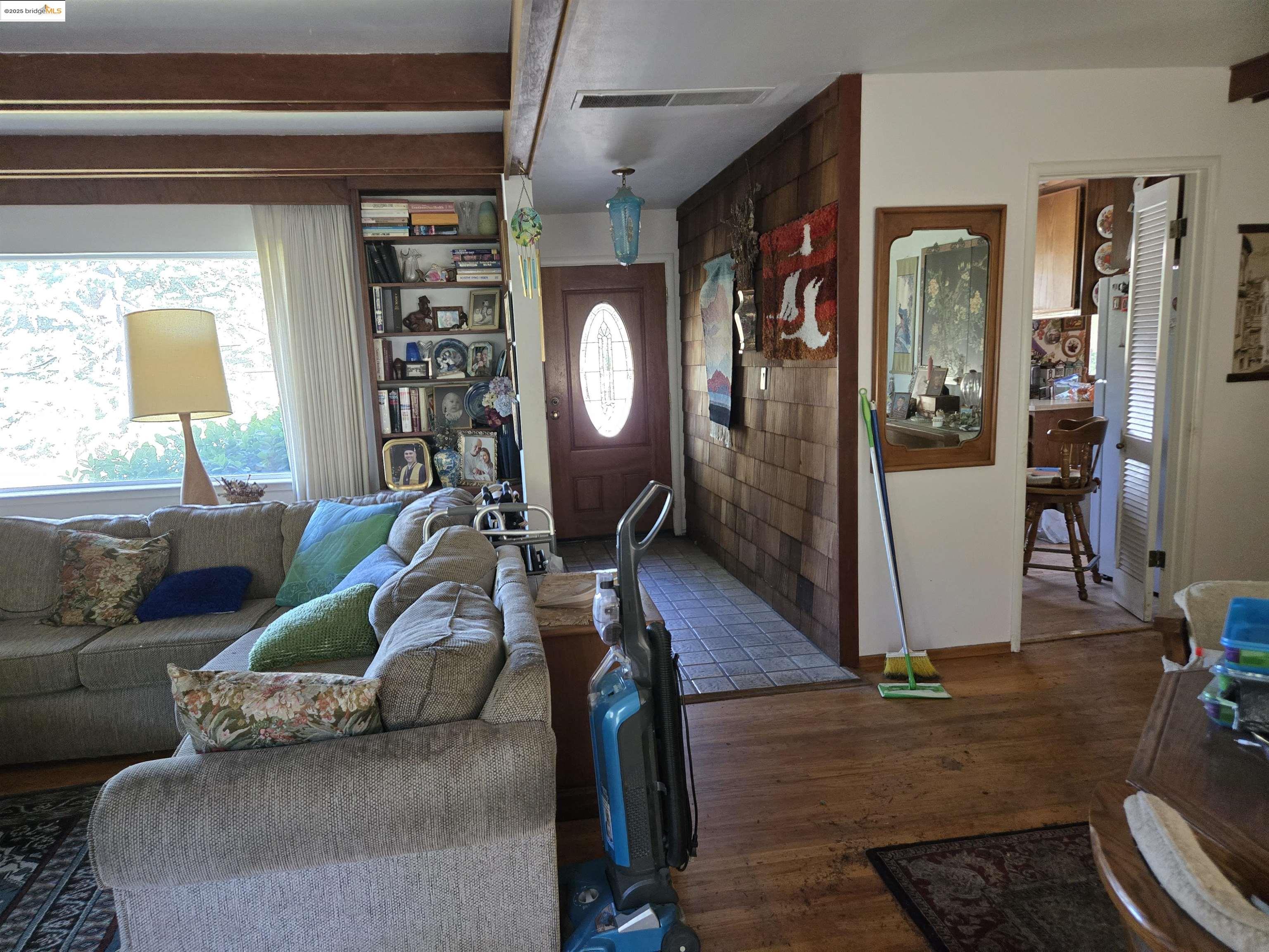 Detail Gallery Image 9 of 20 For 220 Canyon Dr, Portola Valley,  CA 94028 - 4 Beds | 3 Baths