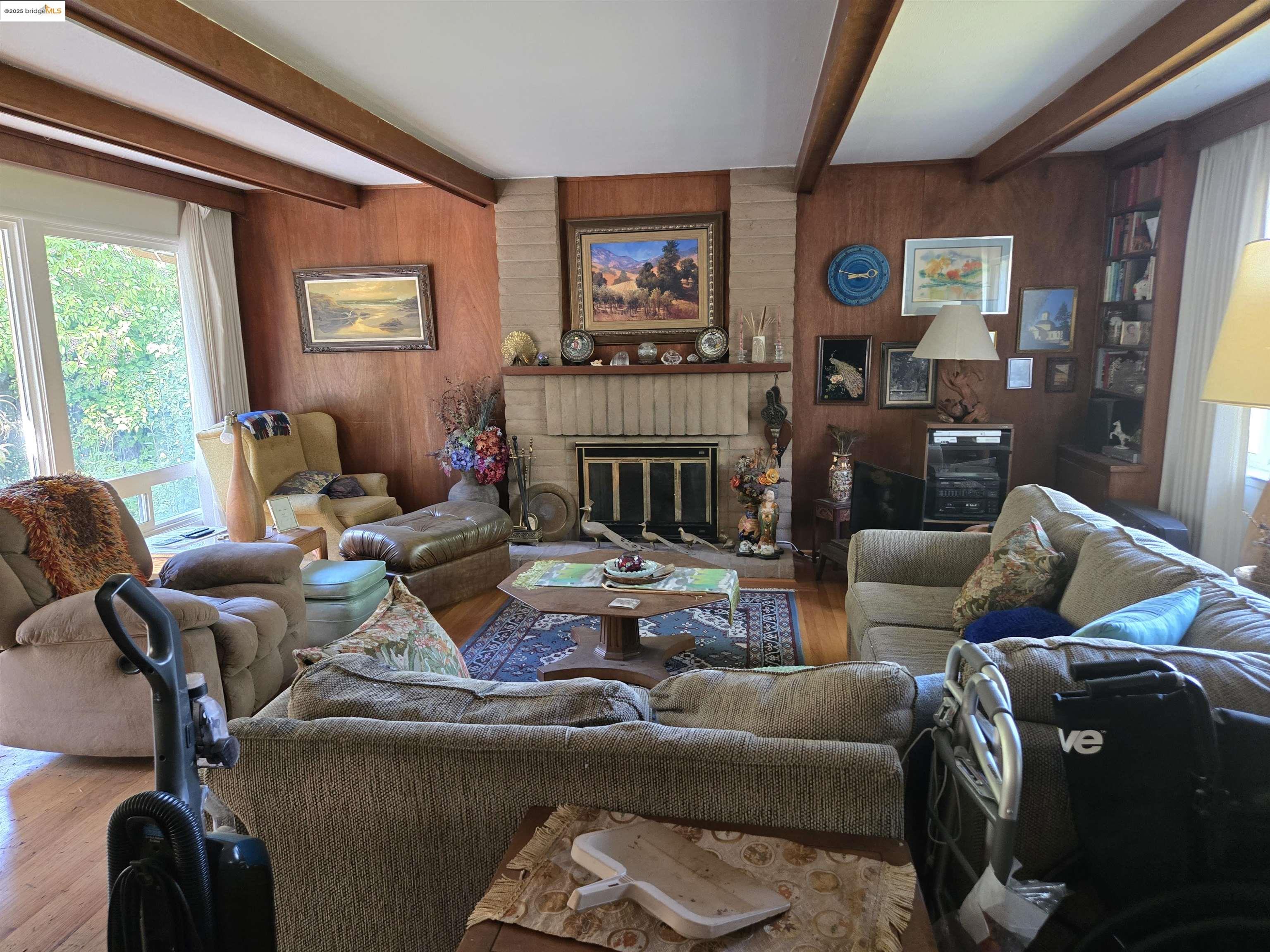 Detail Gallery Image 10 of 20 For 220 Canyon Dr, Portola Valley,  CA 94028 - 4 Beds | 3 Baths