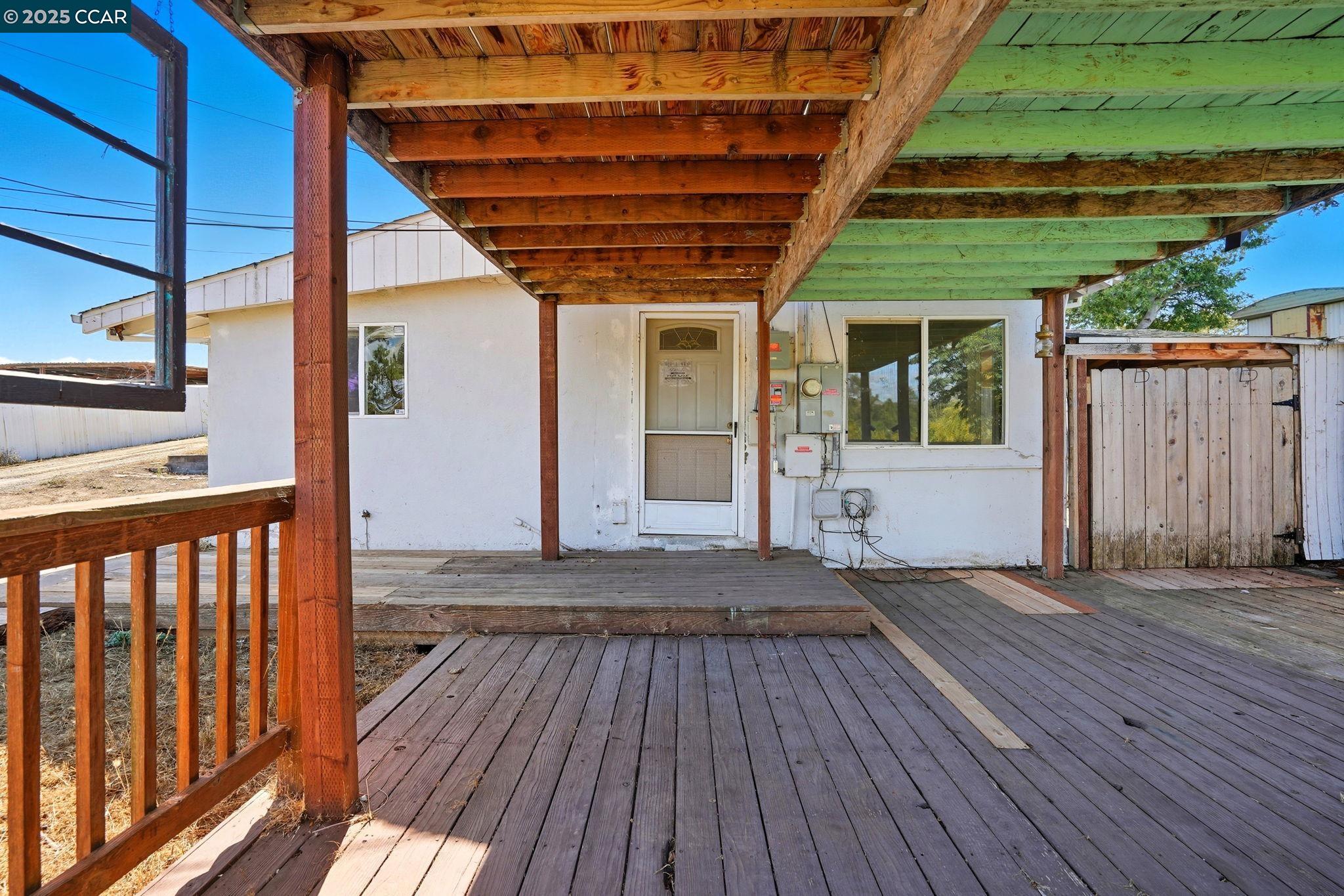 Detail Gallery Image 4 of 25 For 1207 1/2 Warren Ave, Vallejo,  CA 94591 - 2 Beds | 2 Baths