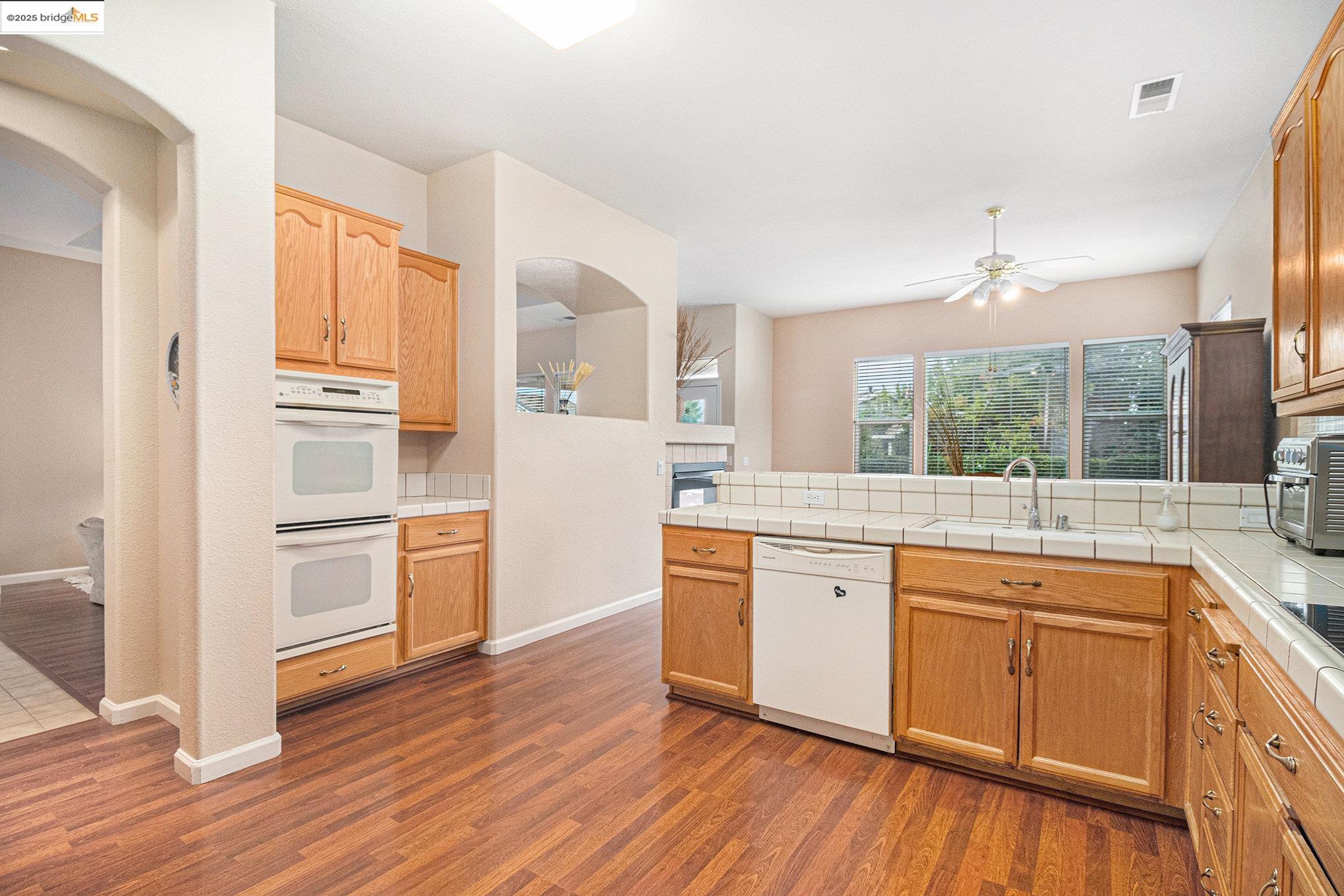 Detail Gallery Image 11 of 40 For 1951 Desert Gold Pl, Brentwood,  CA 94513 - 2 Beds | 2/1 Baths