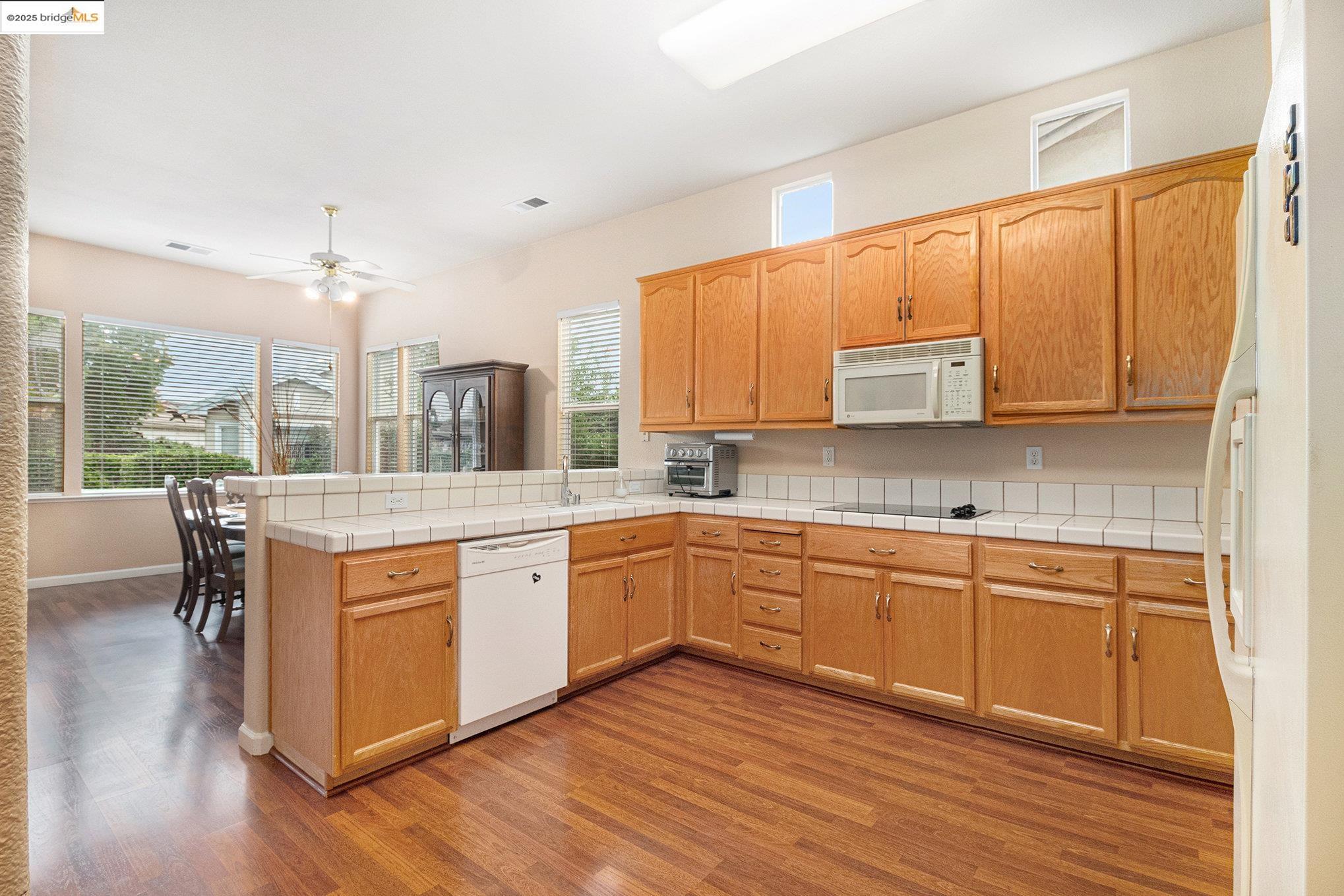 Detail Gallery Image 12 of 40 For 1951 Desert Gold Pl, Brentwood,  CA 94513 - 2 Beds | 2/1 Baths