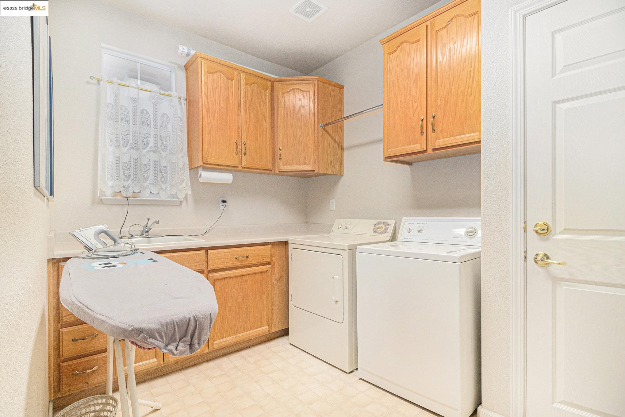 Detail Gallery Image 16 of 40 For 1951 Desert Gold Pl, Brentwood,  CA 94513 - 2 Beds | 2/1 Baths