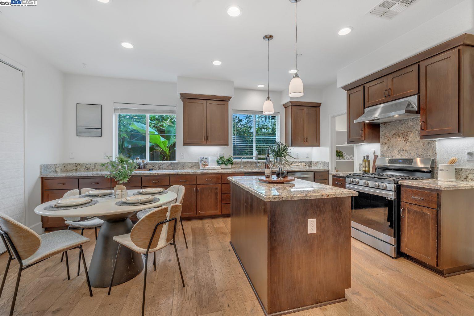 Detail Gallery Image 12 of 49 For 38020 Salty Cove Rd, Newark,  CA 94560 - 4 Beds | 2/1 Baths