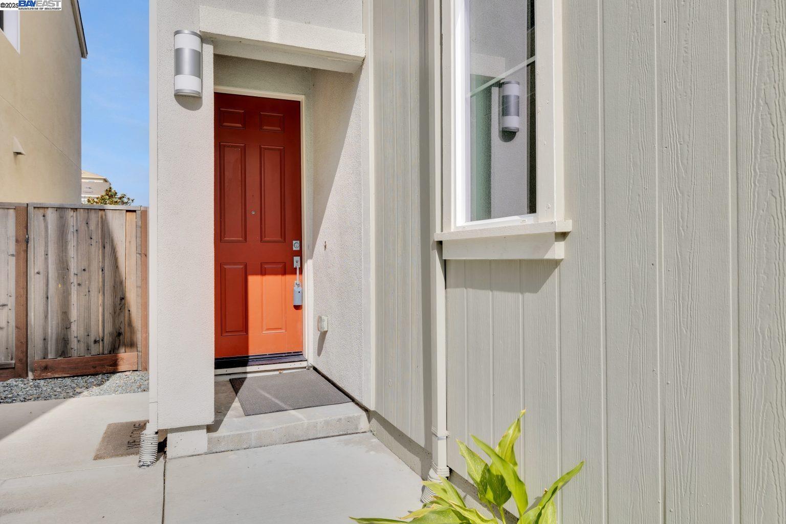 Detail Gallery Image 4 of 49 For 38020 Salty Cove Rd, Newark,  CA 94560 - 4 Beds | 2/1 Baths