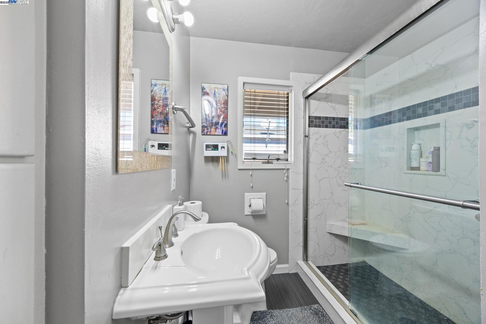 Detail Gallery Image 17 of 41 For 19695 Bernal St, Castro Valley,  CA 94546-3341 - 4 Beds | 2 Baths