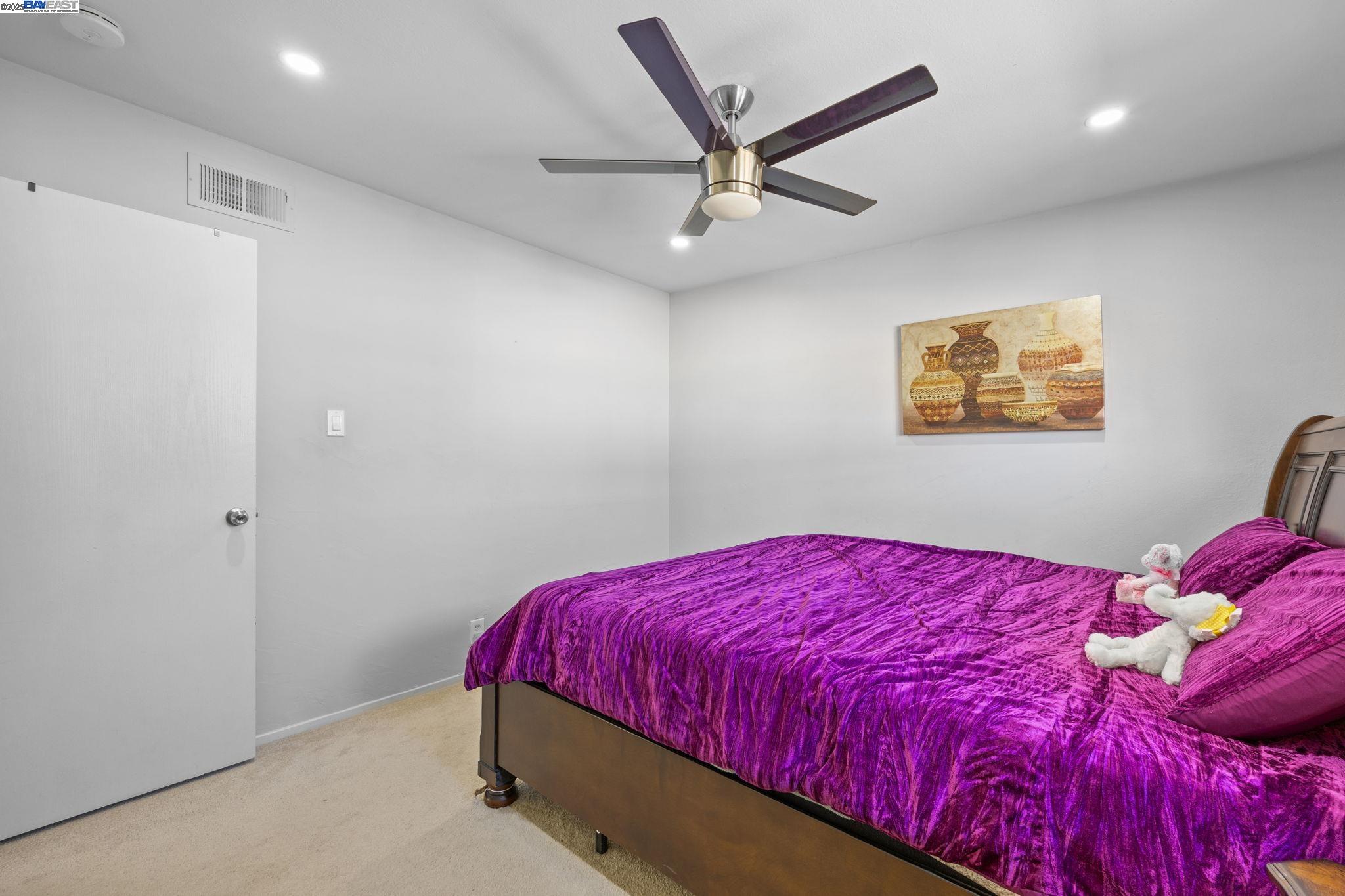 Detail Gallery Image 20 of 41 For 19695 Bernal St, Castro Valley,  CA 94546-3341 - 4 Beds | 2 Baths