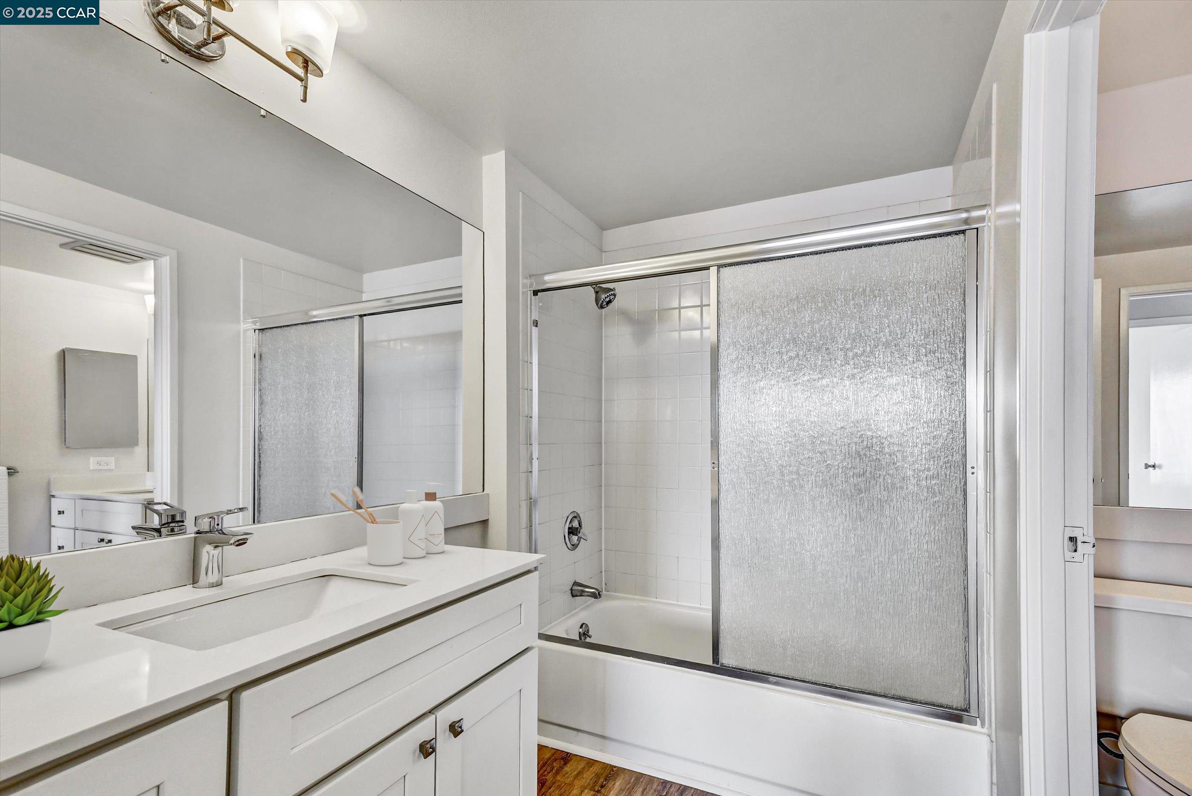 Photo #17: 41115989 Listing: Photo #17