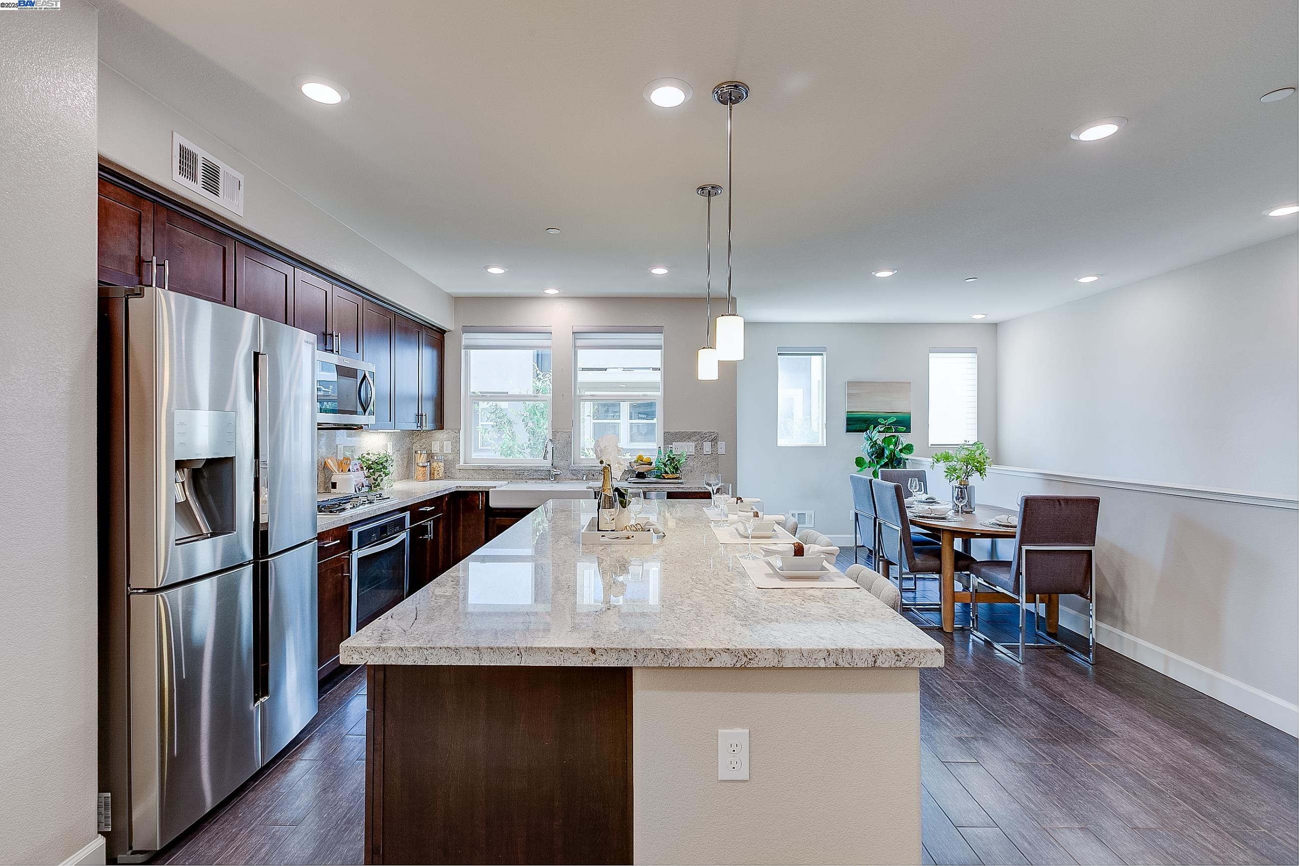 Detail Gallery Image 2 of 46 For 1652 Solari Pl, San Jose,  CA 95131 - 2 Beds | 2 Baths