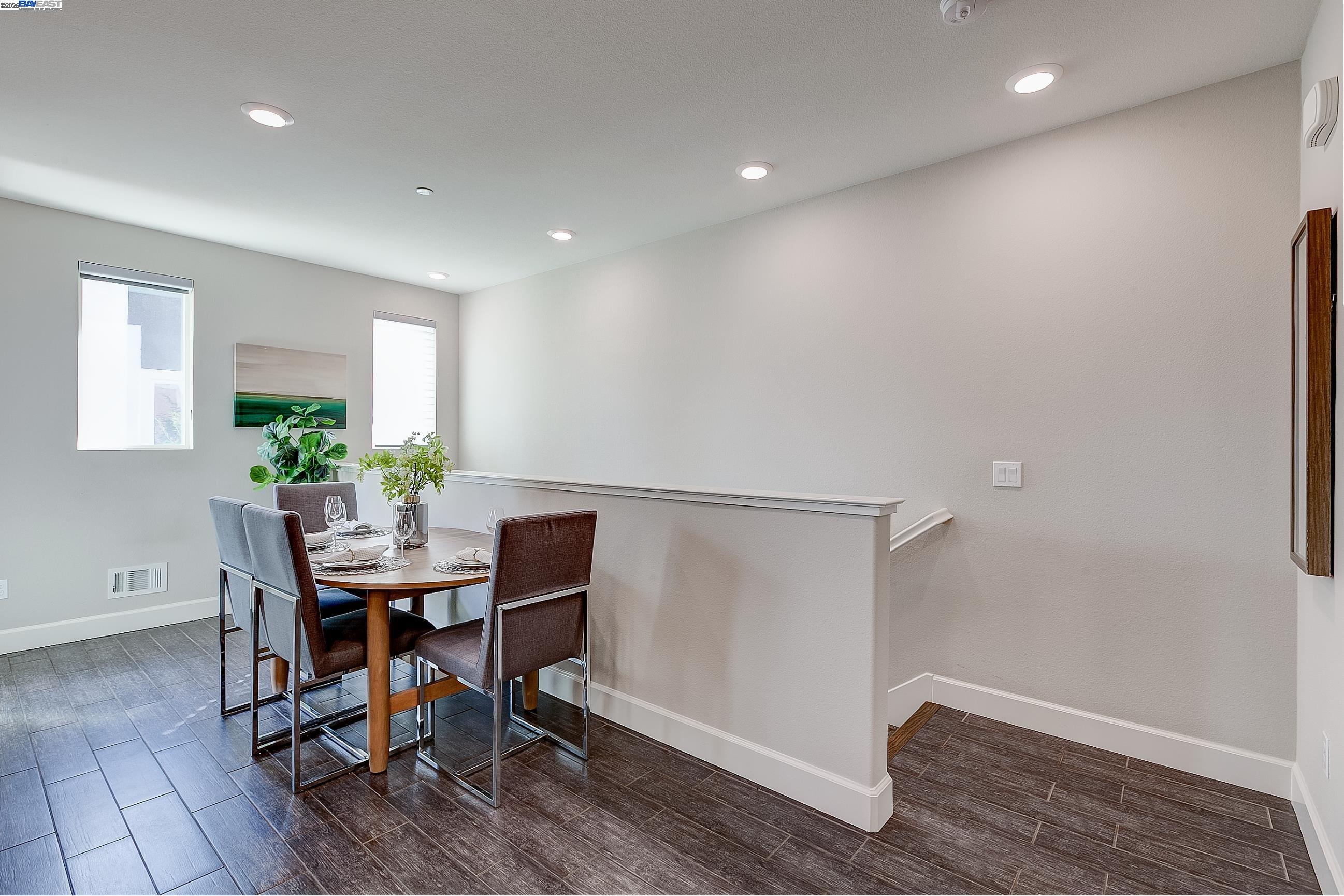 Detail Gallery Image 16 of 46 For 1652 Solari Pl, San Jose,  CA 95131 - 2 Beds | 2 Baths