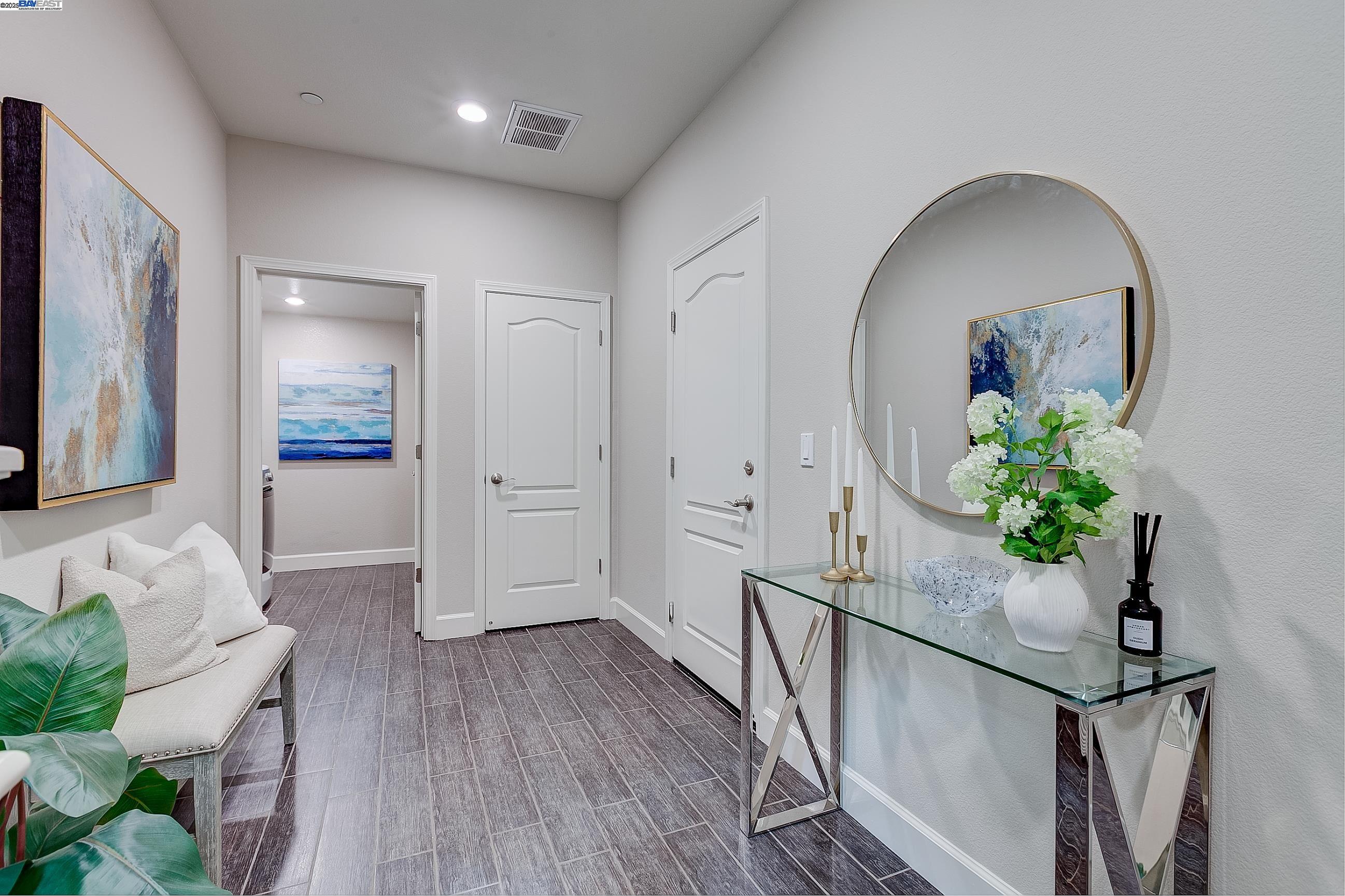 Detail Gallery Image 5 of 46 For 1652 Solari Pl, San Jose,  CA 95131 - 2 Beds | 2 Baths