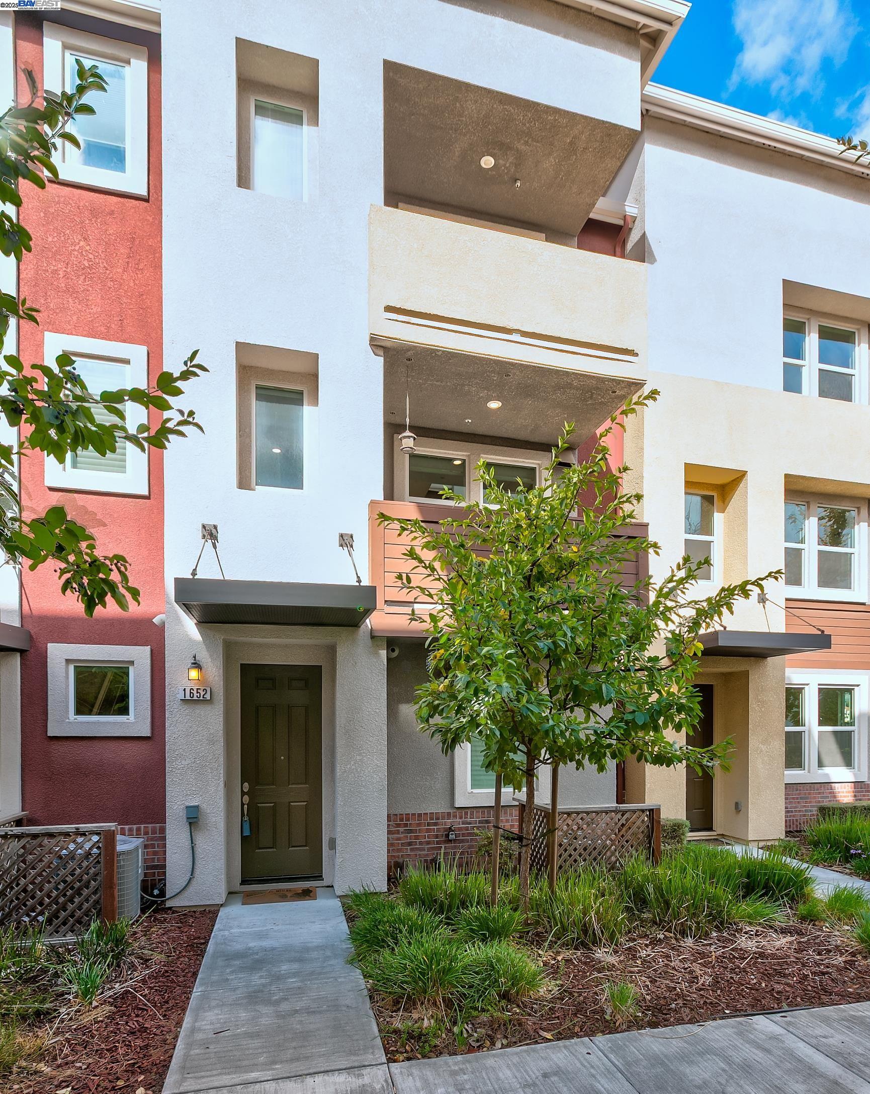 Detail Gallery Image 41 of 46 For 1652 Solari Pl, San Jose,  CA 95131 - 2 Beds | 2 Baths