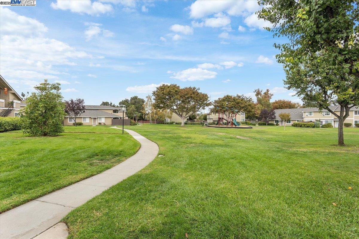 Detail Gallery Image 12 of 25 For 2116 Galveston Ave #B,  San Jose,  CA 95122 - 2 Beds | 1 Baths