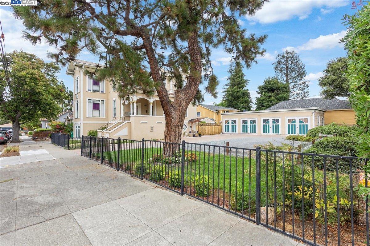 Detail Gallery Image 12 of 48 For 1606 Morton St, Alameda,  CA 94501 - – Beds | – Baths