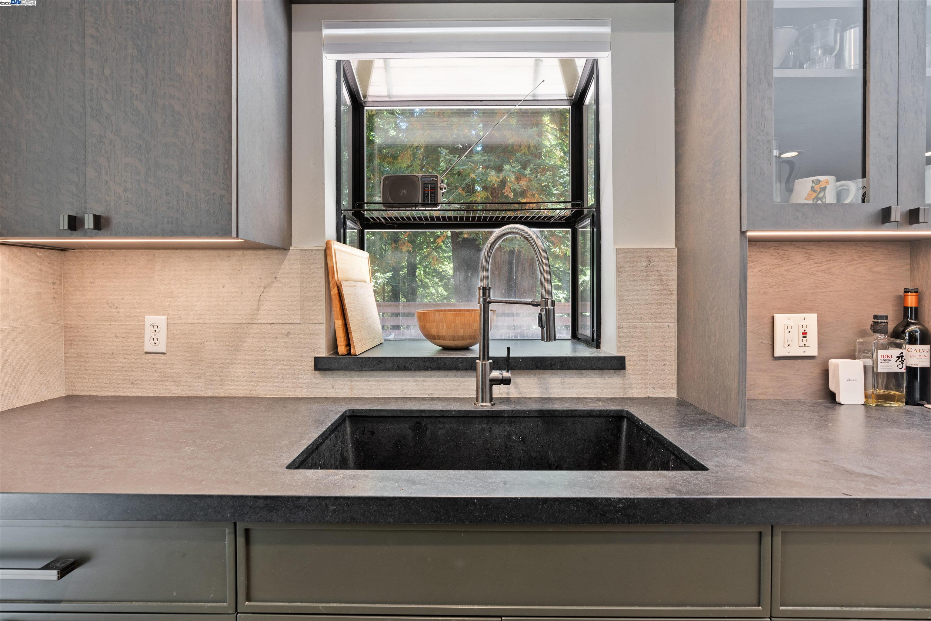 Detail Gallery Image 13 of 49 For 2305 Bear Canyon Rd, Los Gatos,  CA 95033 - 3 Beds | 2 Baths