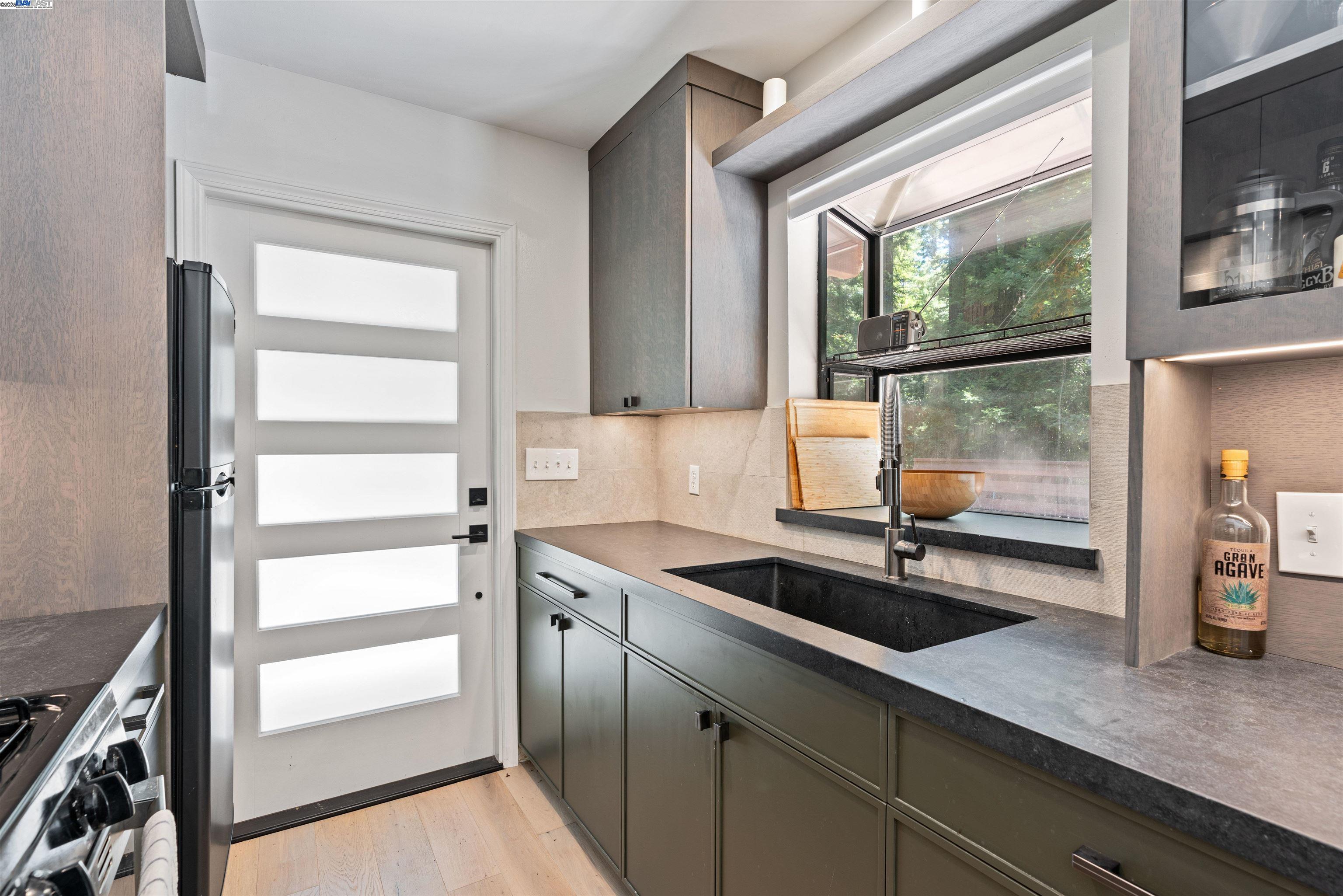 Detail Gallery Image 10 of 49 For 2305 Bear Canyon Rd, Los Gatos,  CA 95033 - 3 Beds | 2 Baths