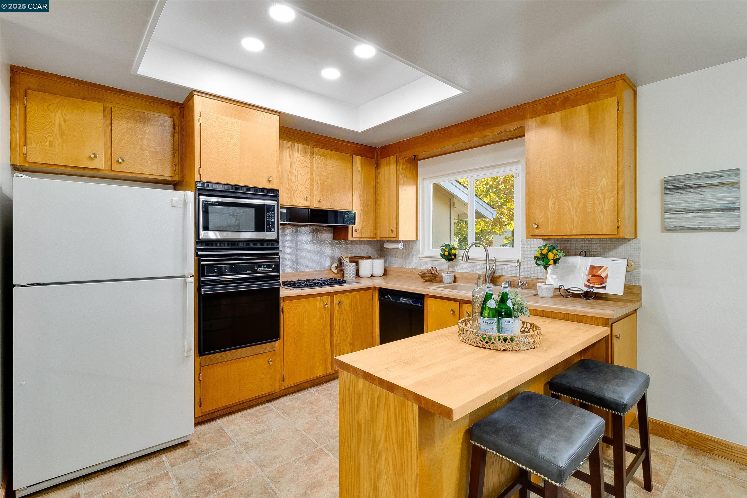 Detail Gallery Image 11 of 51 For 1856 Carriage Dr, Walnut Creek,  CA 94598 - 3 Beds | 2 Baths