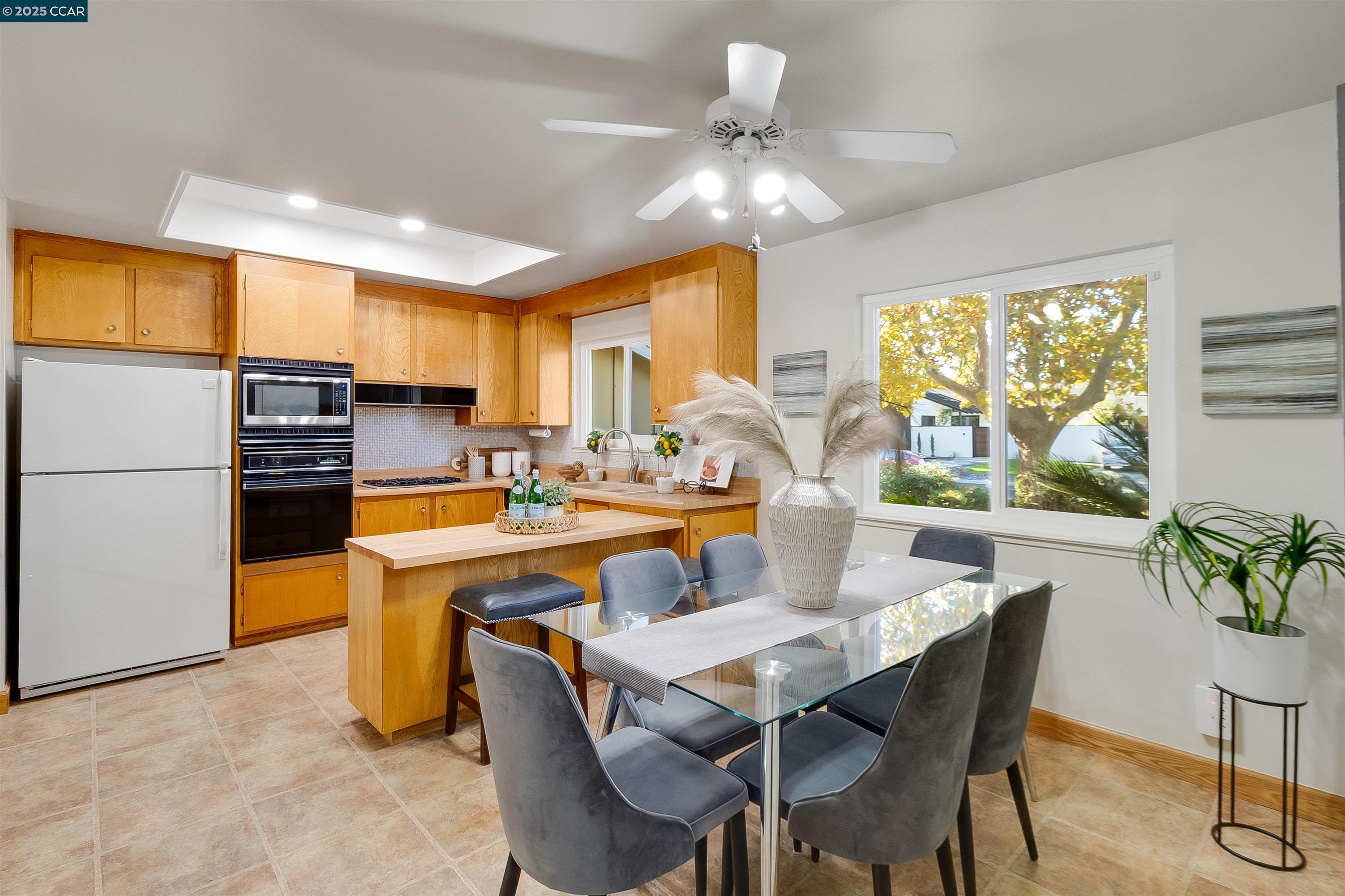 Detail Gallery Image 10 of 51 For 1856 Carriage Dr, Walnut Creek,  CA 94598 - 3 Beds | 2 Baths