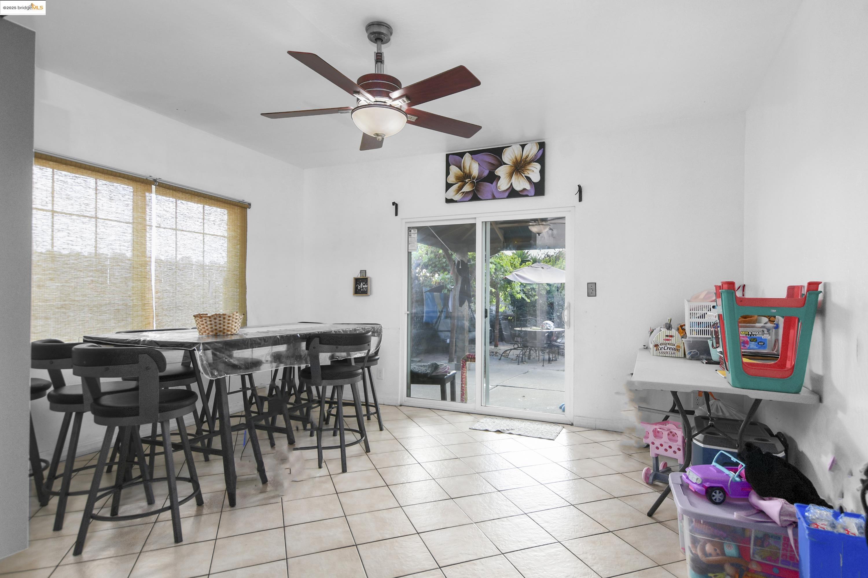 Detail Gallery Image 9 of 27 For 447 S 16th St, Richmond,  CA 94804 - 4 Beds | 2 Baths