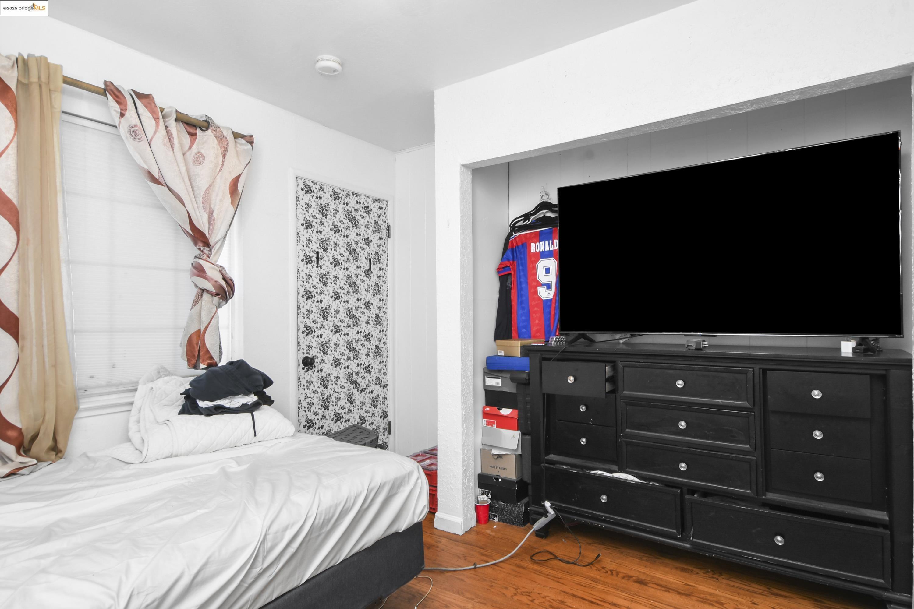 Detail Gallery Image 15 of 27 For 447 S 16th St, Richmond,  CA 94804 - 4 Beds | 2 Baths