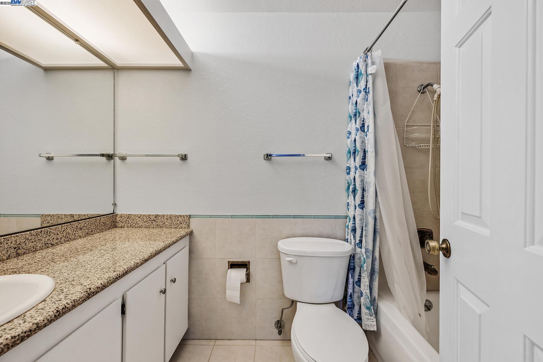 Detail Gallery Image 19 of 24 For 21117 Gary Dr #217,  Hayward,  CA 94546 - 2 Beds | 1/1 Baths