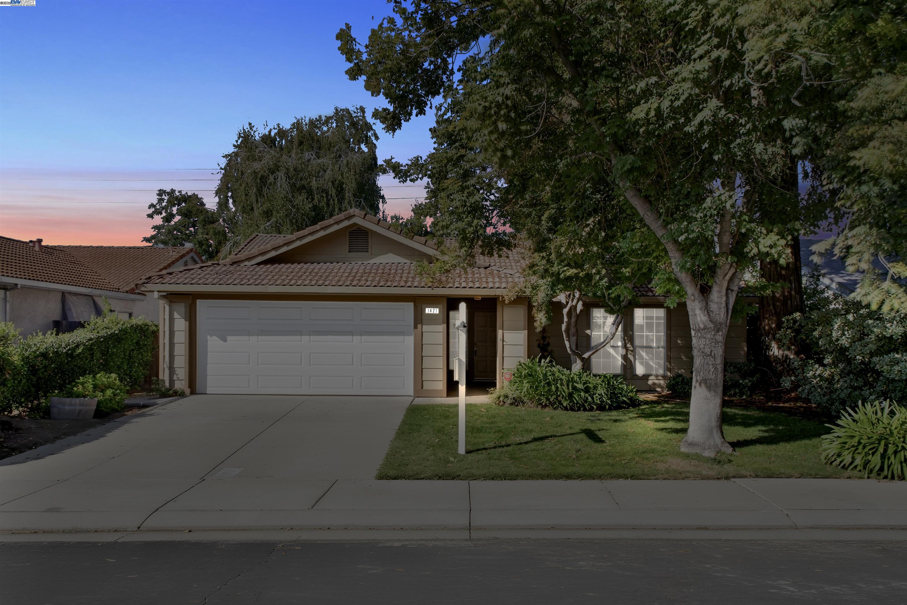 Detail Gallery Image 2 of 29 For 1421 July Ct, Modesto,  CA 95358 - 3 Beds | 2 Baths