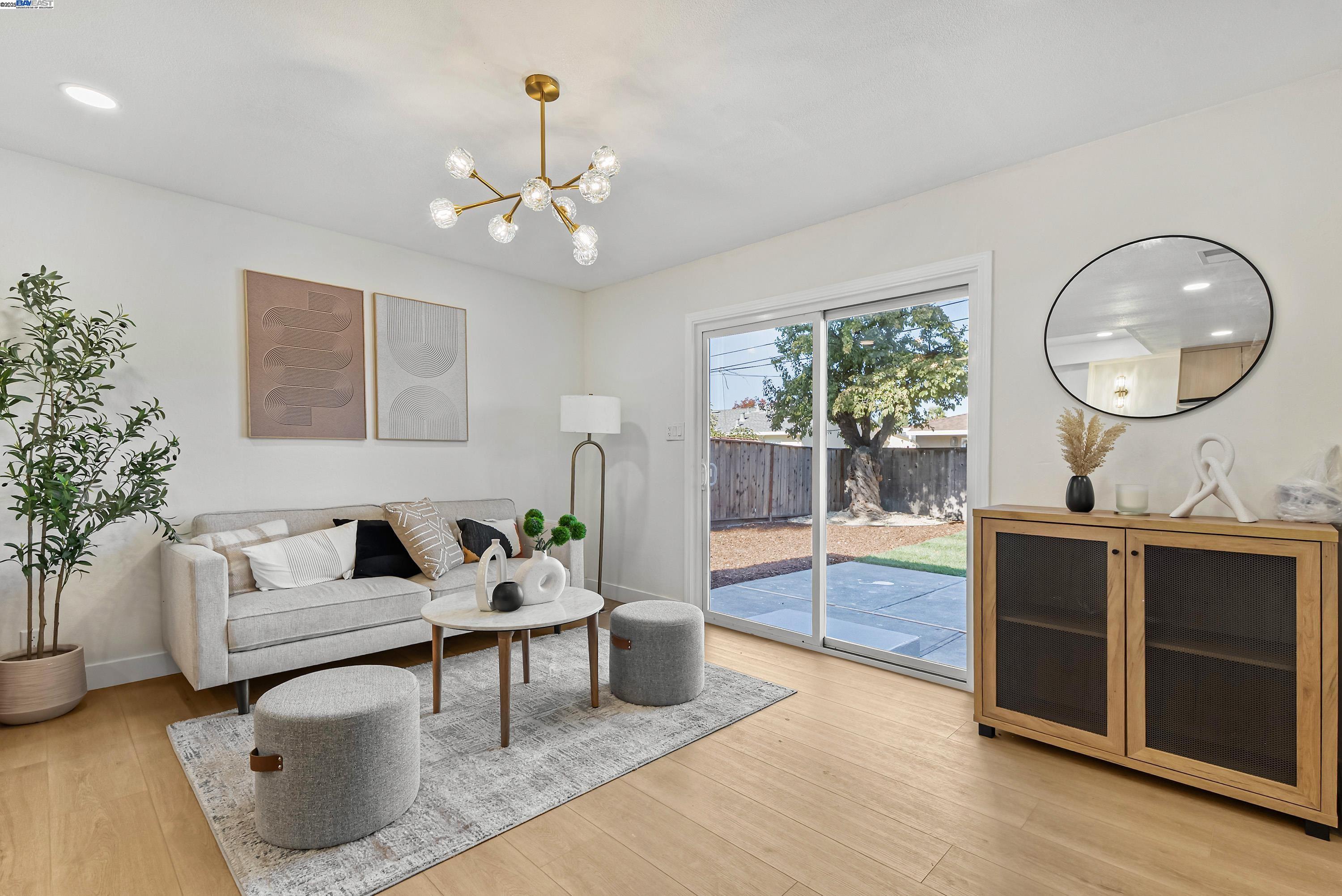 Detail Gallery Image 14 of 49 For 39850 Sundale Dr., Fremont,  CA 94538-1931 - 3 Beds | 2 Baths