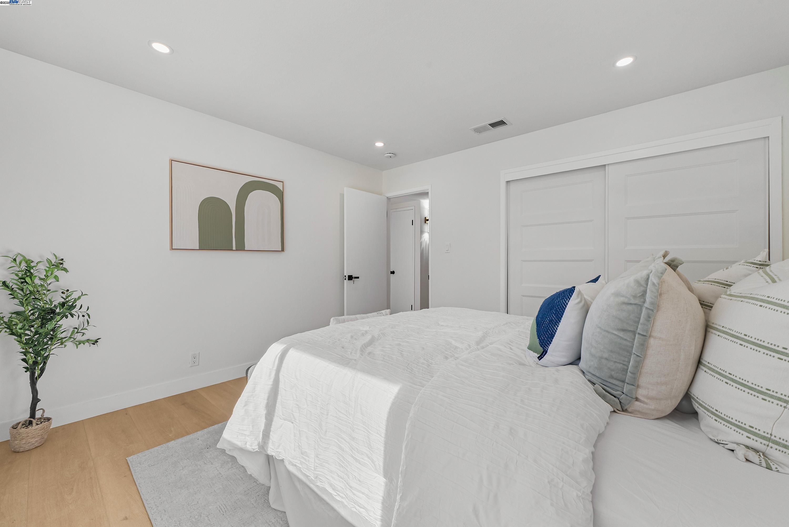 Detail Gallery Image 27 of 49 For 39850 Sundale Dr., Fremont,  CA 94538-1931 - 3 Beds | 2 Baths