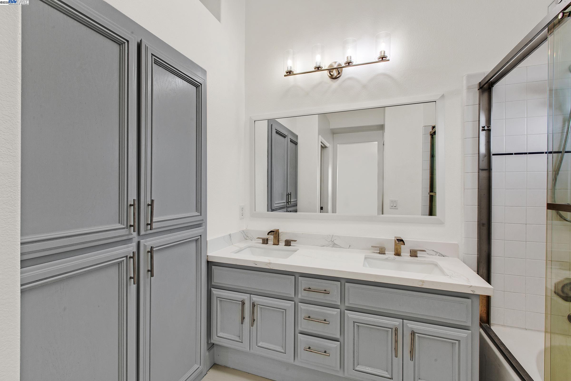 Detail Gallery Image 16 of 32 For 1145 Camellia Ct, San Leandro,  CA 94577 - 4 Beds | 2/1 Baths