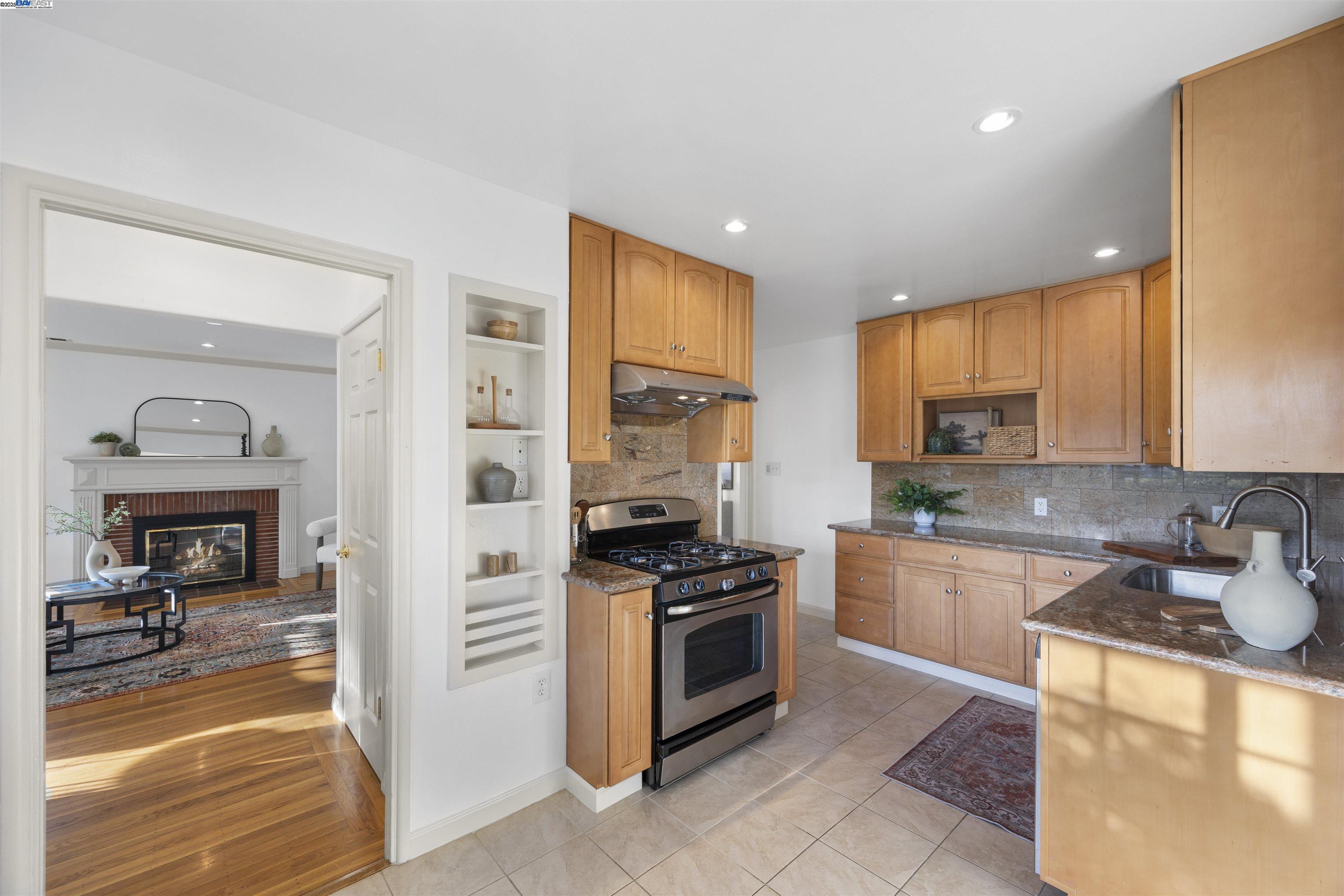 Detail Gallery Image 14 of 44 For 14850 Donna St, San Leandro,  CA 94578 - 3 Beds | 1/1 Baths