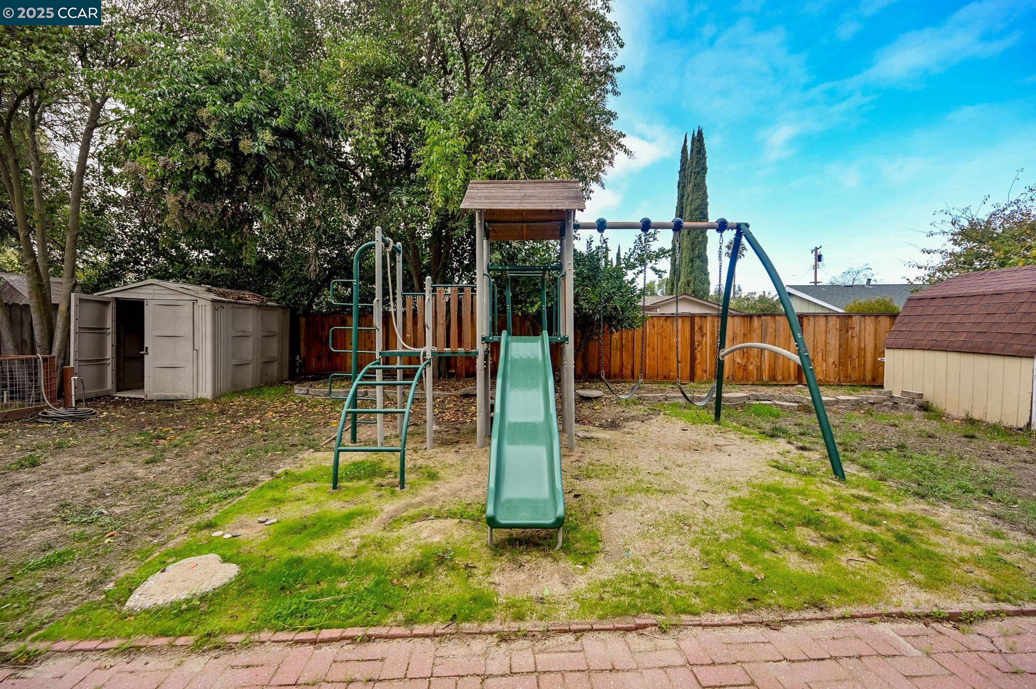 Detail Gallery Image 18 of 25 For 1337 Cape Cod Way, Concord,  CA 94521 - 4 Beds | 2 Baths