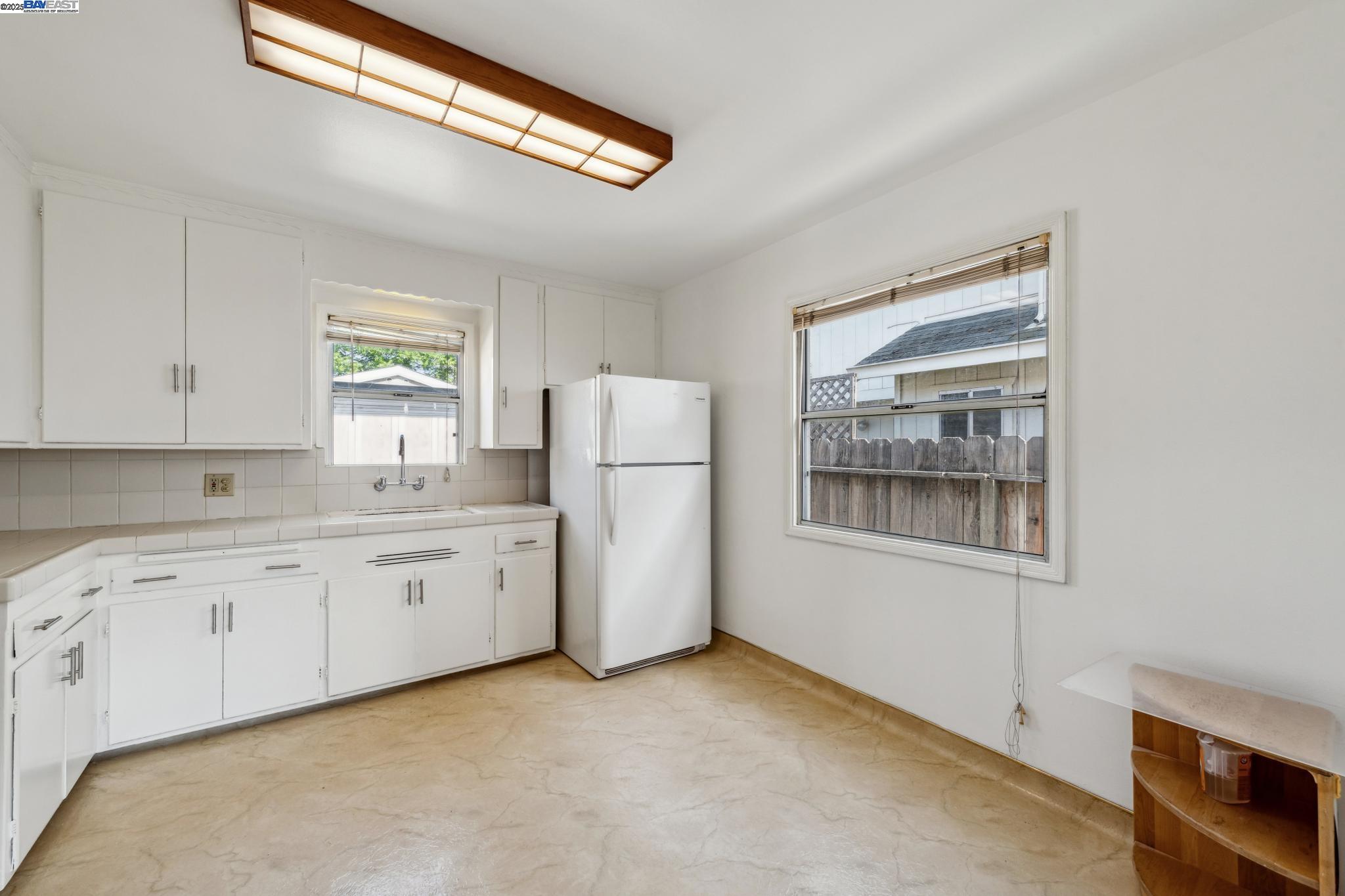 Detail Gallery Image 12 of 30 For 21032 Baker Rd, Castro Valley,  CA 94546 - – Beds | – Baths