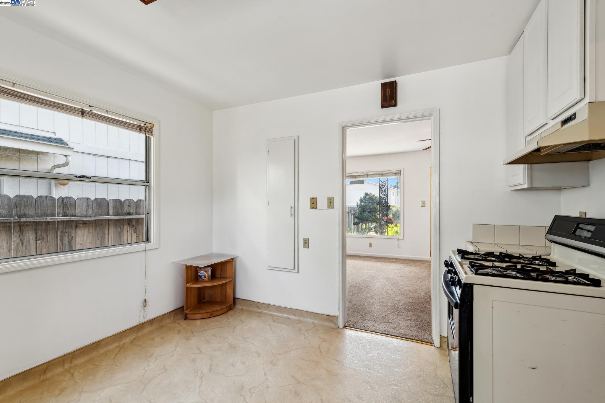 Detail Gallery Image 14 of 30 For 21032 Baker Rd, Castro Valley,  CA 94546 - – Beds | – Baths