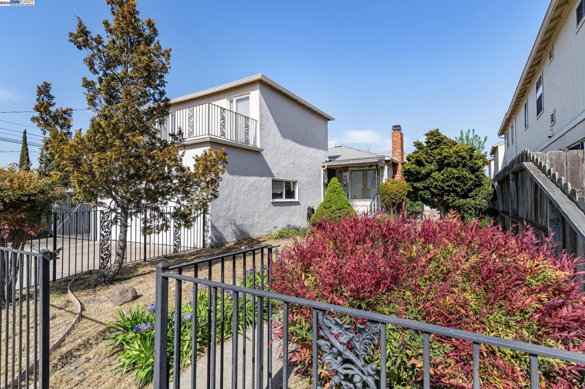 Detail Gallery Image 3 of 30 For 21032 Baker Rd, Castro Valley,  CA 94546 - – Beds | – Baths